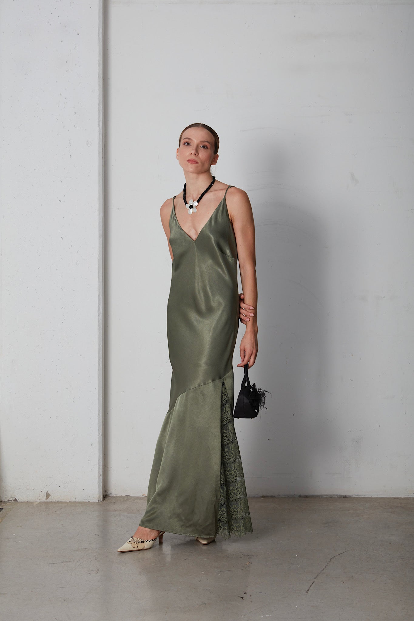 Borsetta vintage in raso con fiore