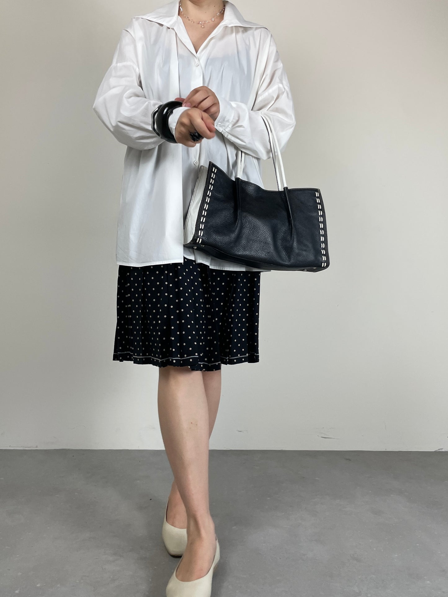 Shopper in vera pelle nera con inserti bianchi