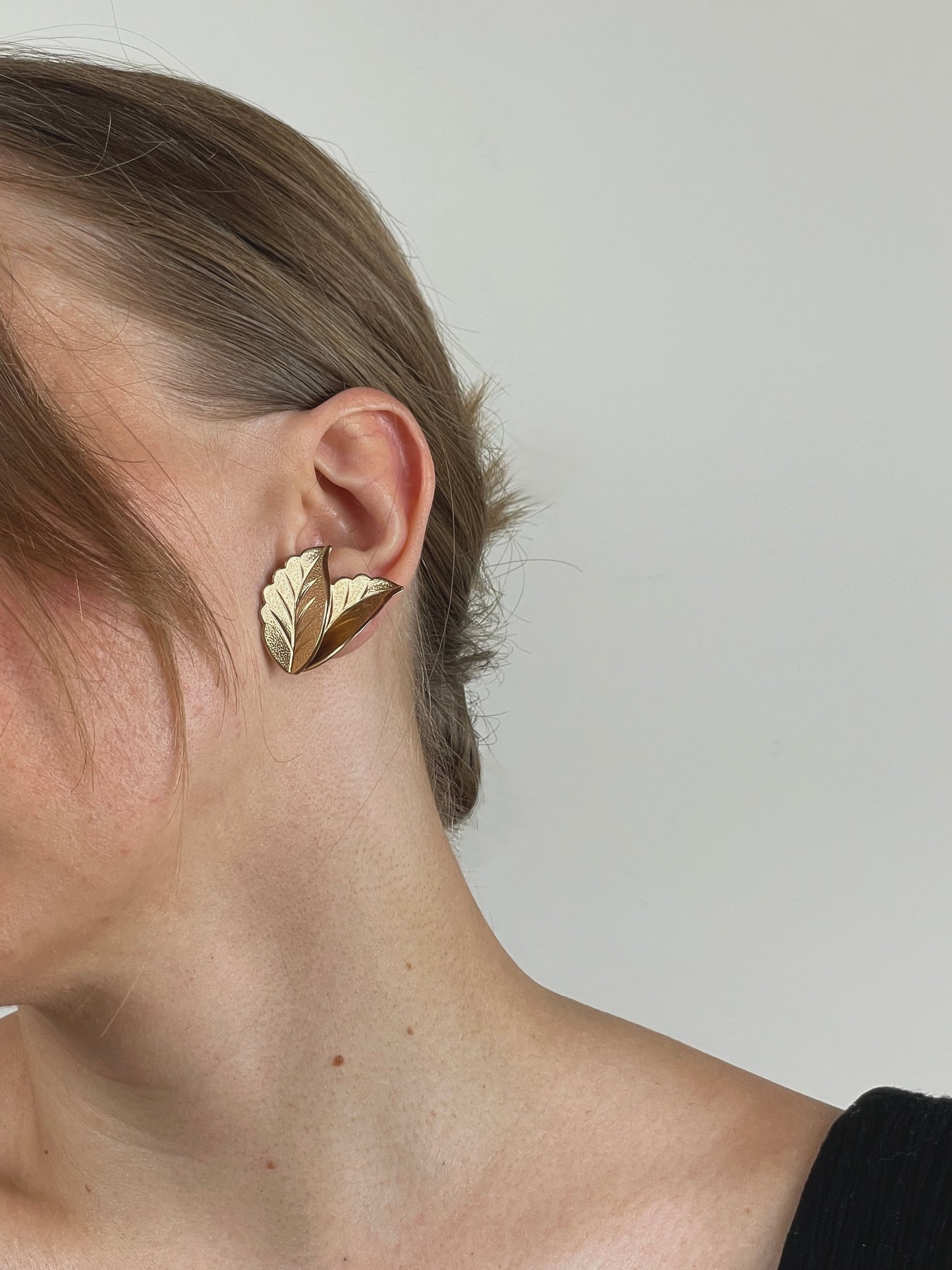 Orecchini vintage con foglie oro