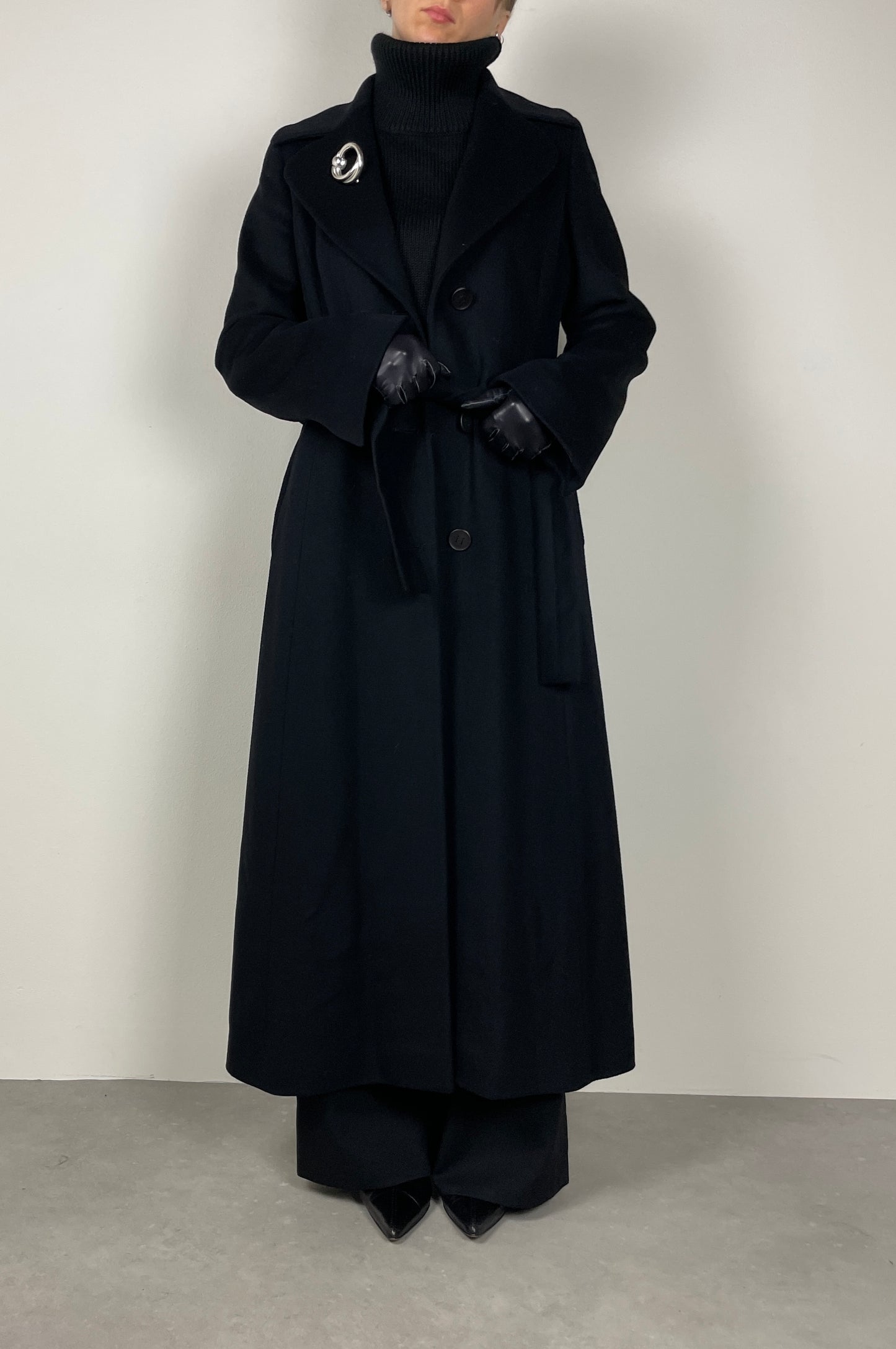 Long black wool and cashmere coat