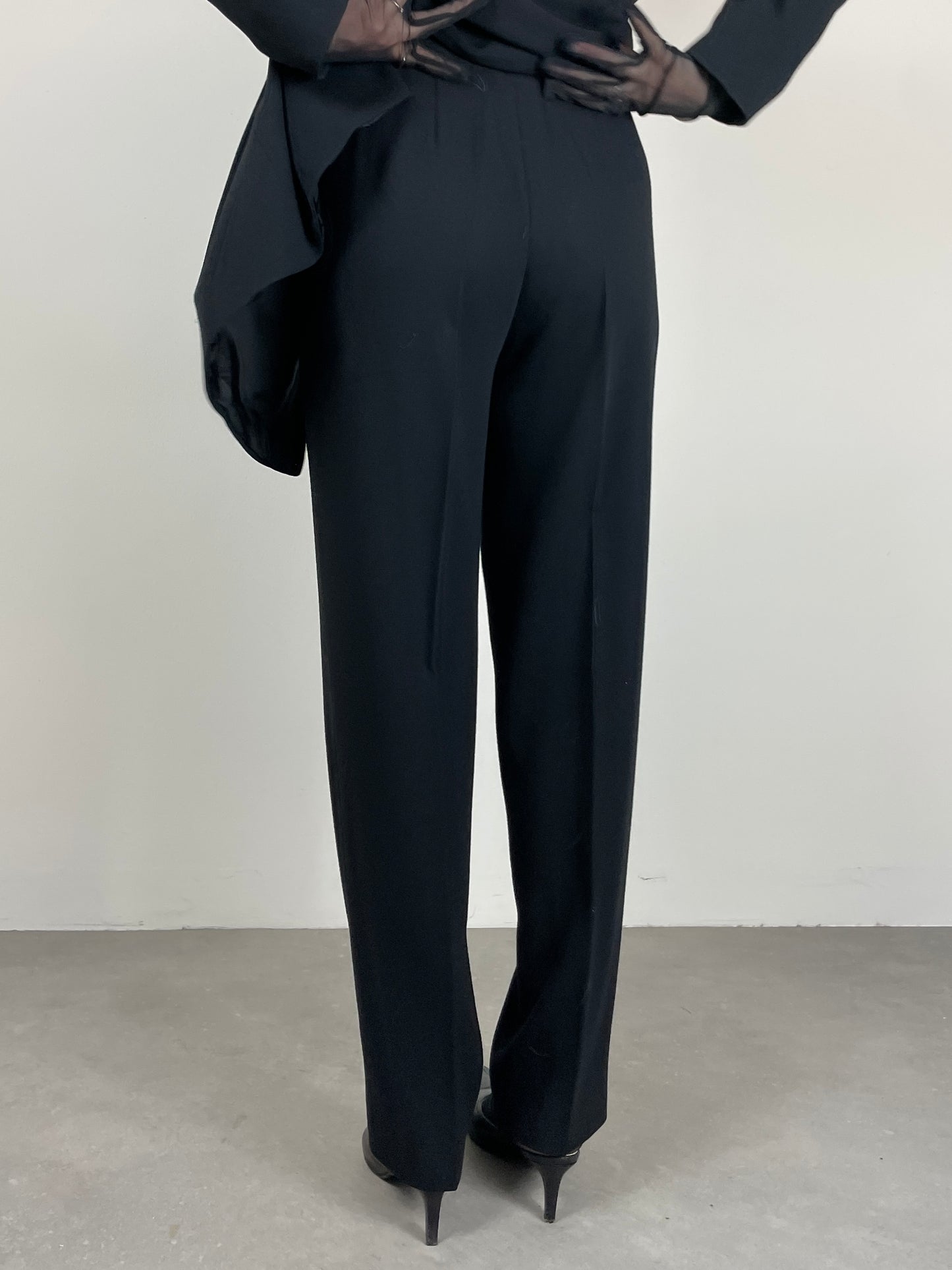 Completo vintage Armani in lana nera