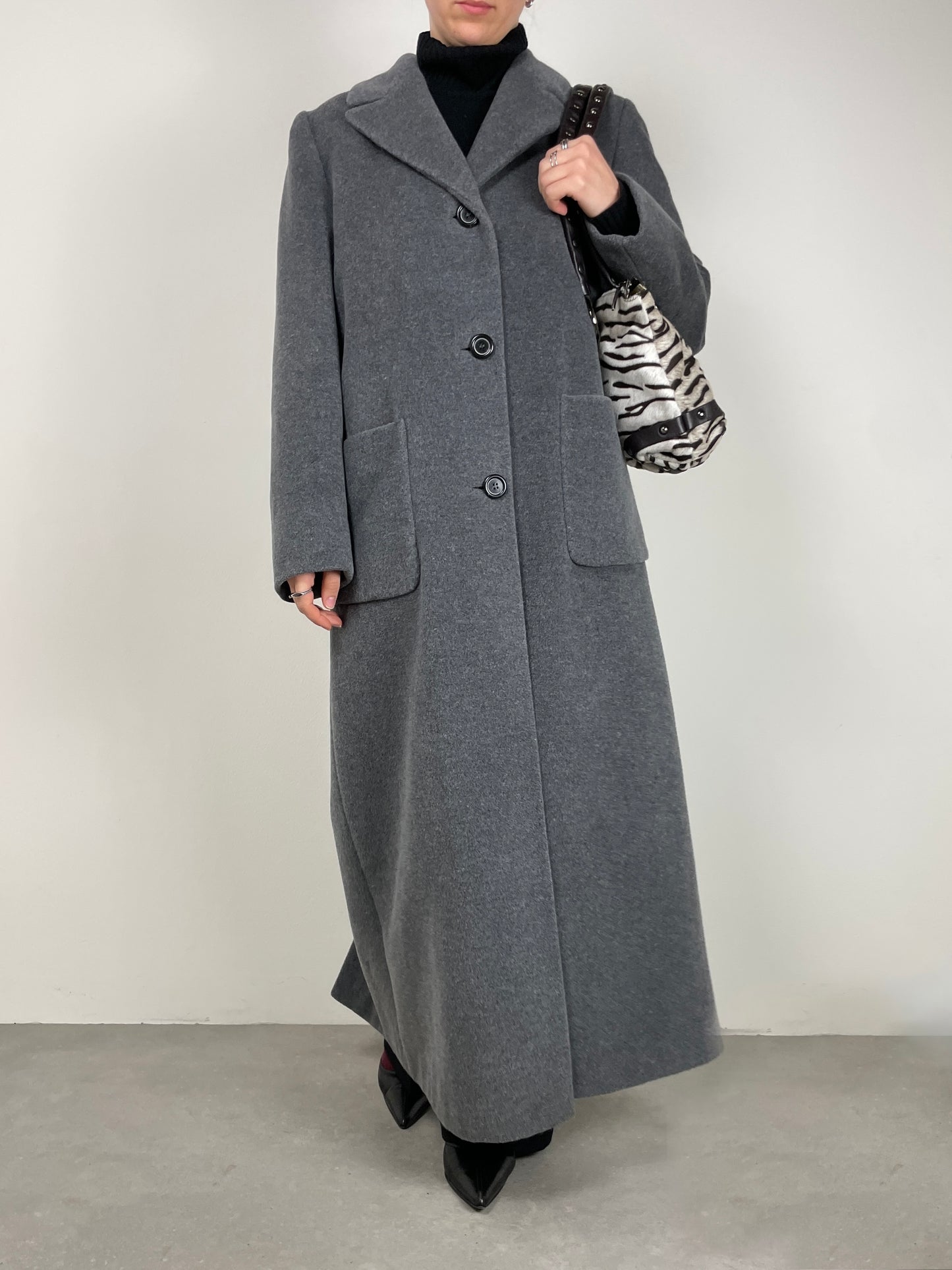 Cappotto lungo grigio in lana, angora mohair e cashmere