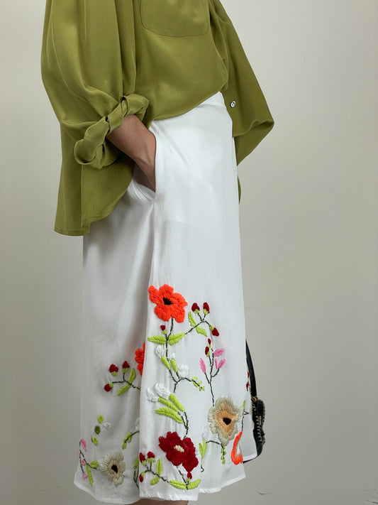 Gonna in viscosa ricamata a mano