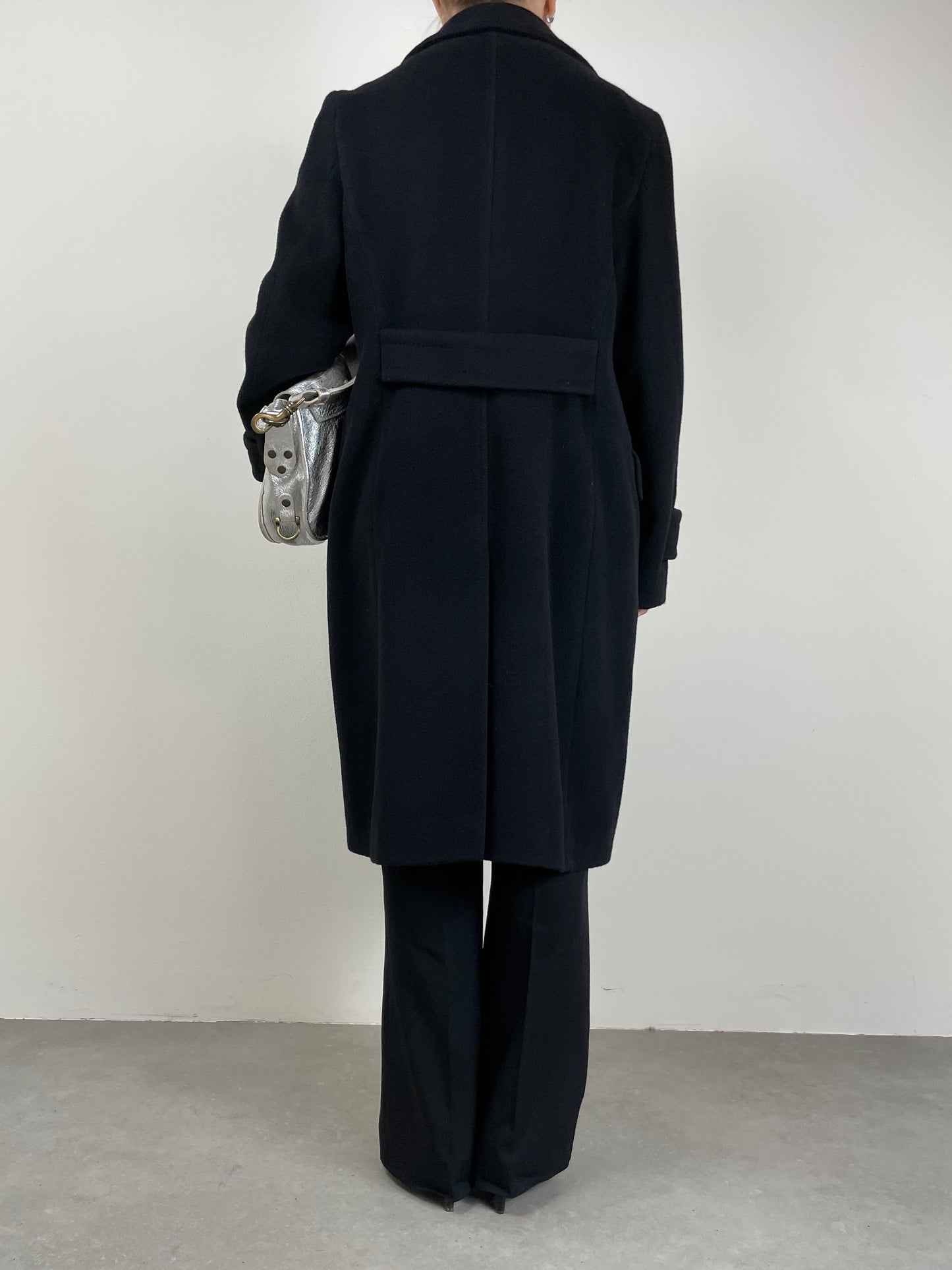 Cappotto nero in lana e alpaca