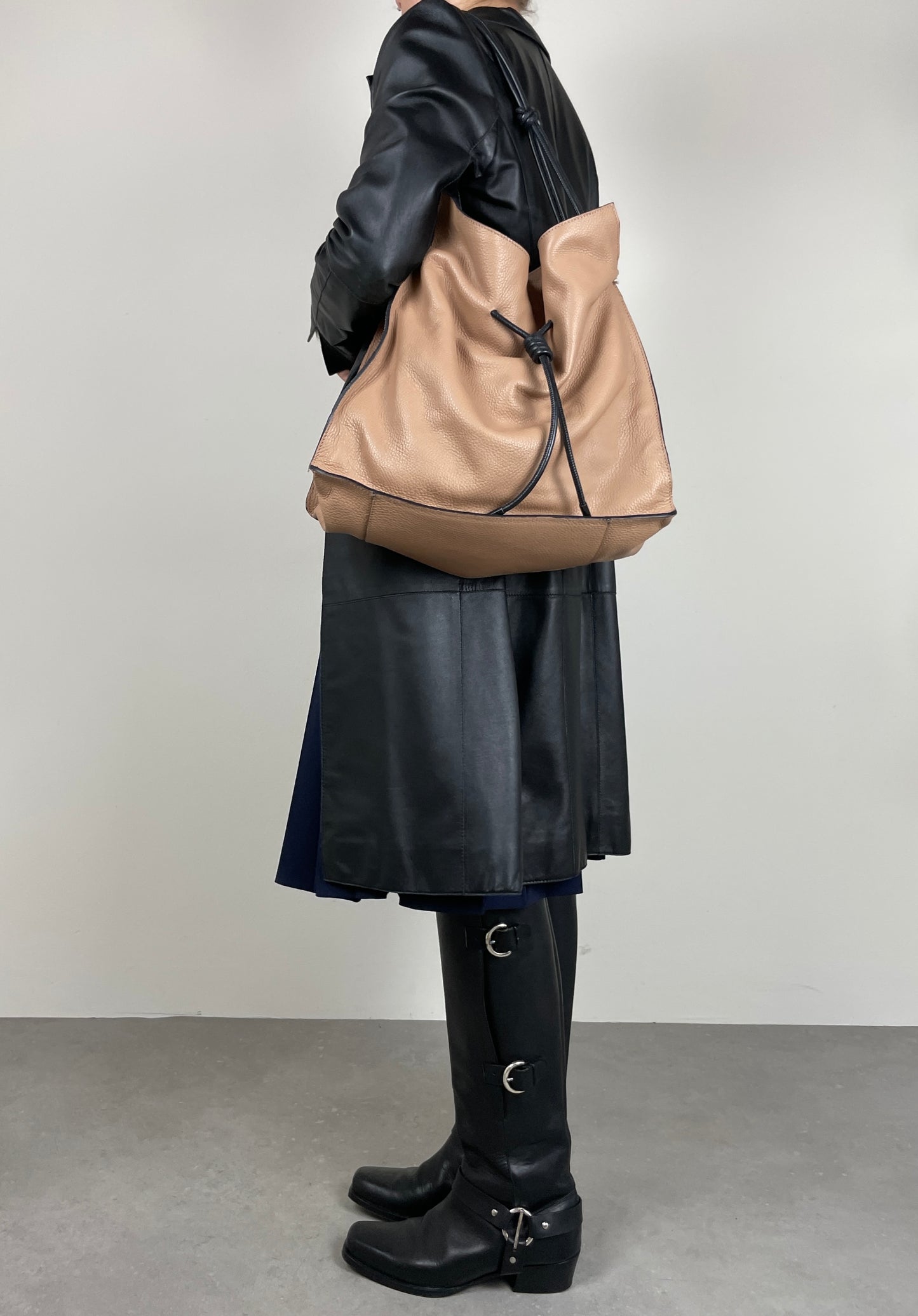 Knot leather bag