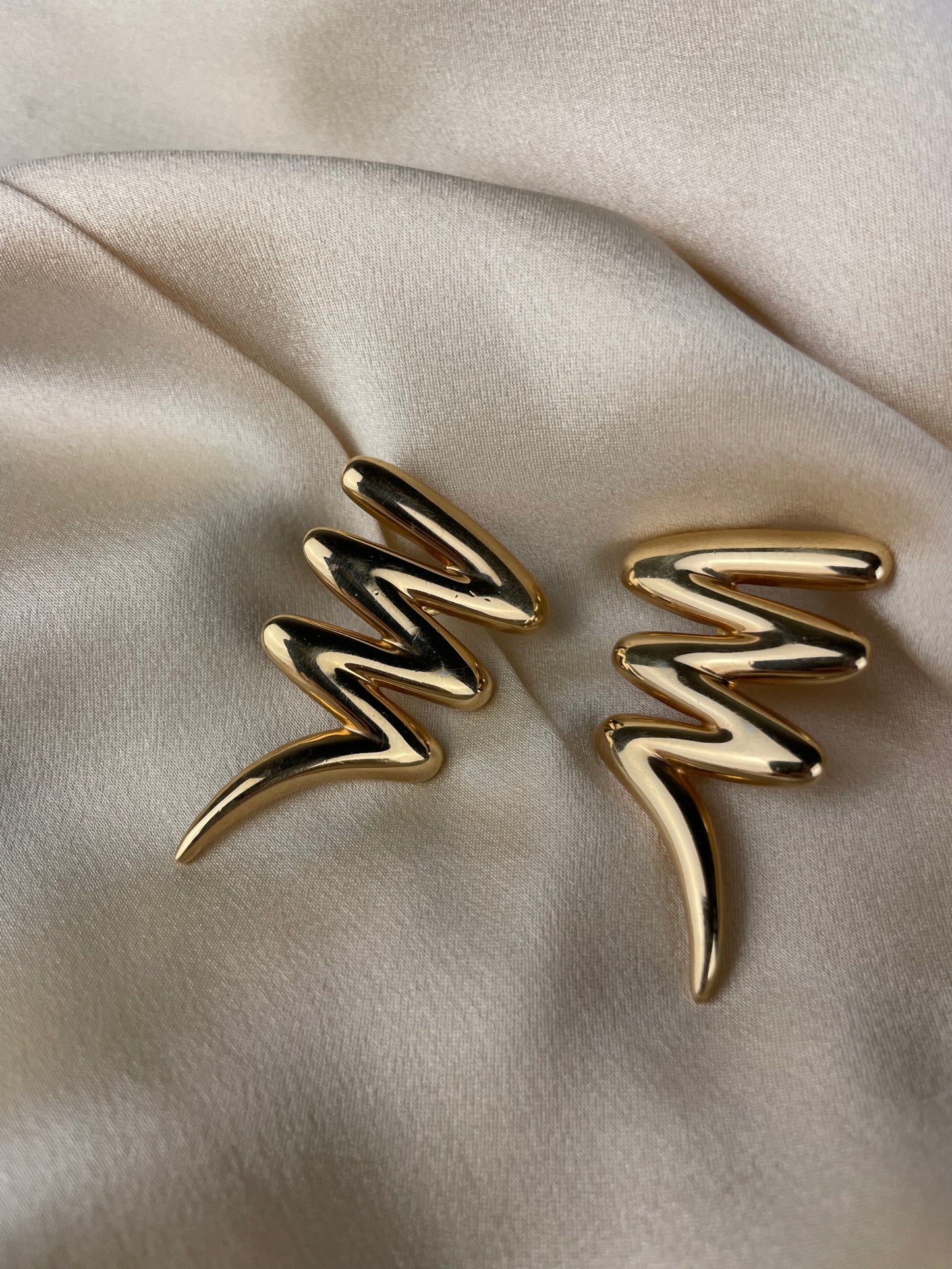 Vintage line earrings