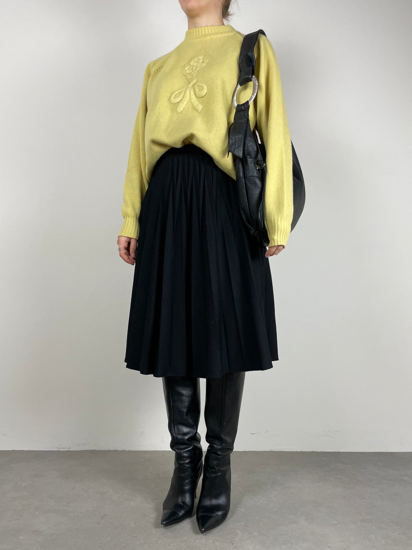 Maglione vintage in misto lana con ricamo