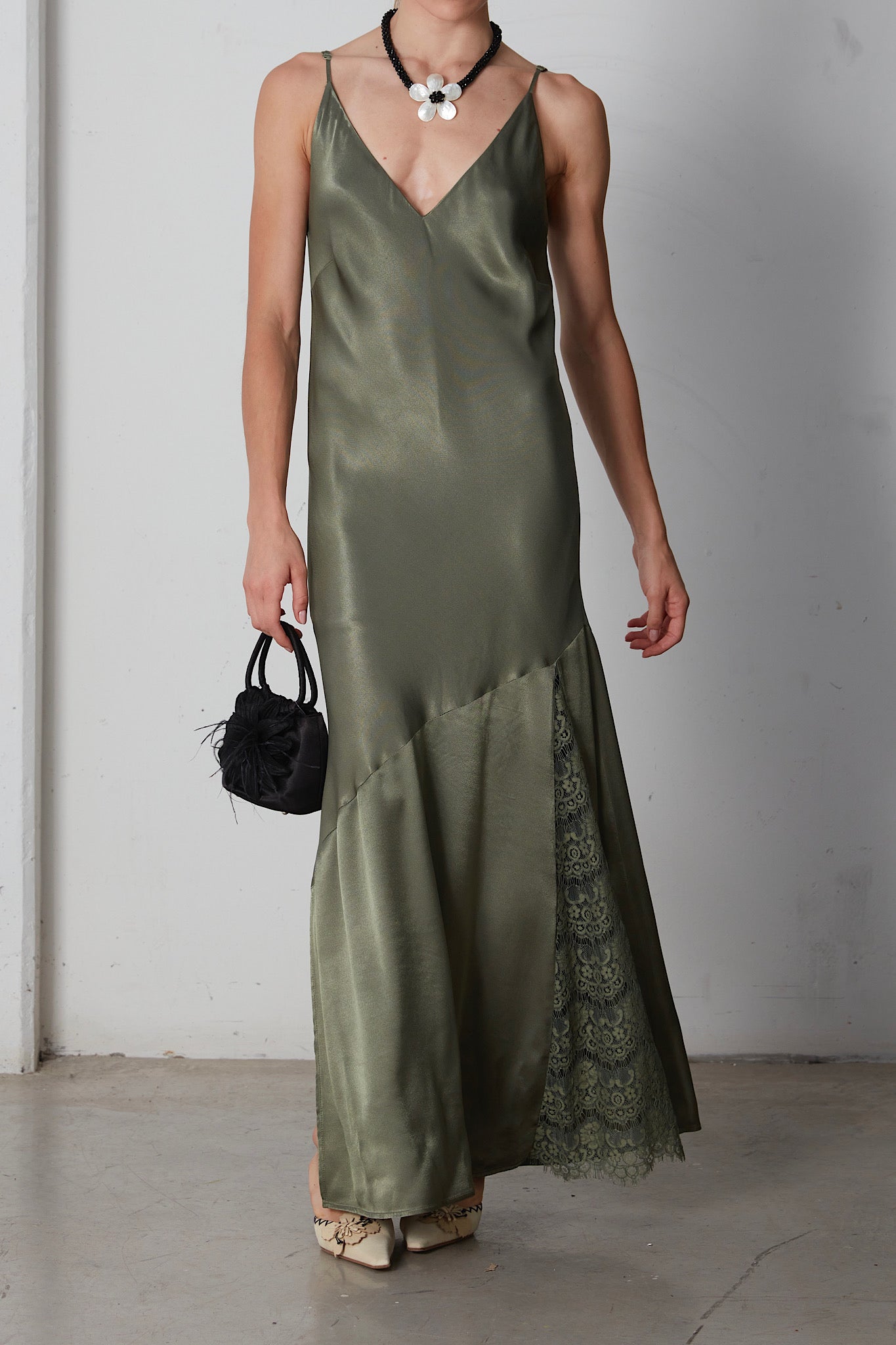 Borsetta vintage in raso con fiore