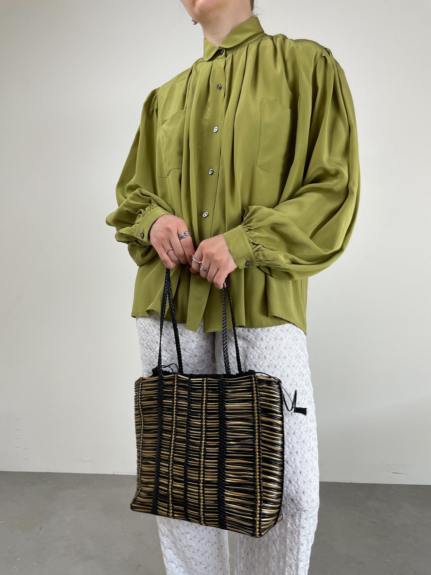 Camicia in pura seta verde oliva