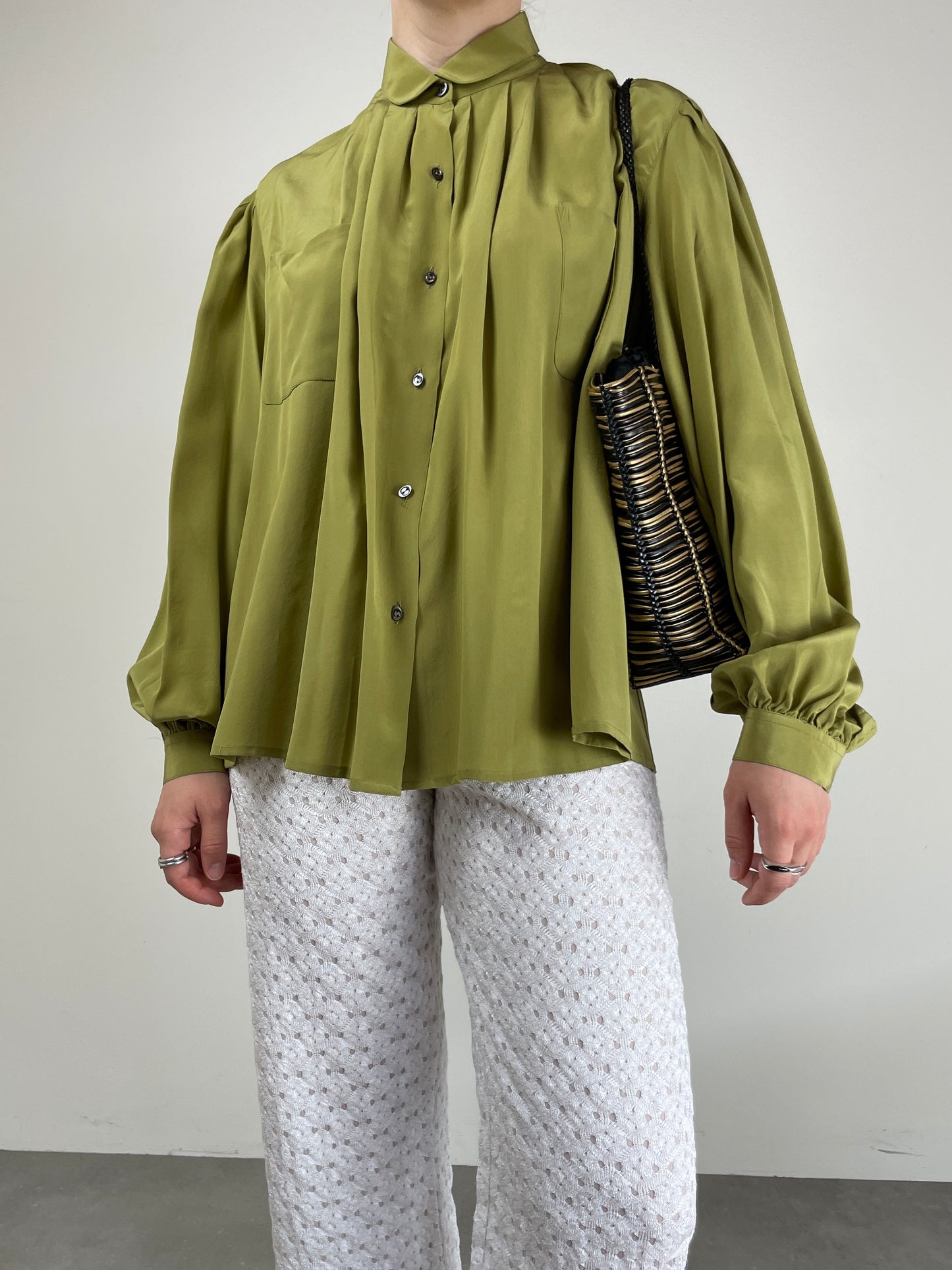 Camicia in pura seta verde oliva