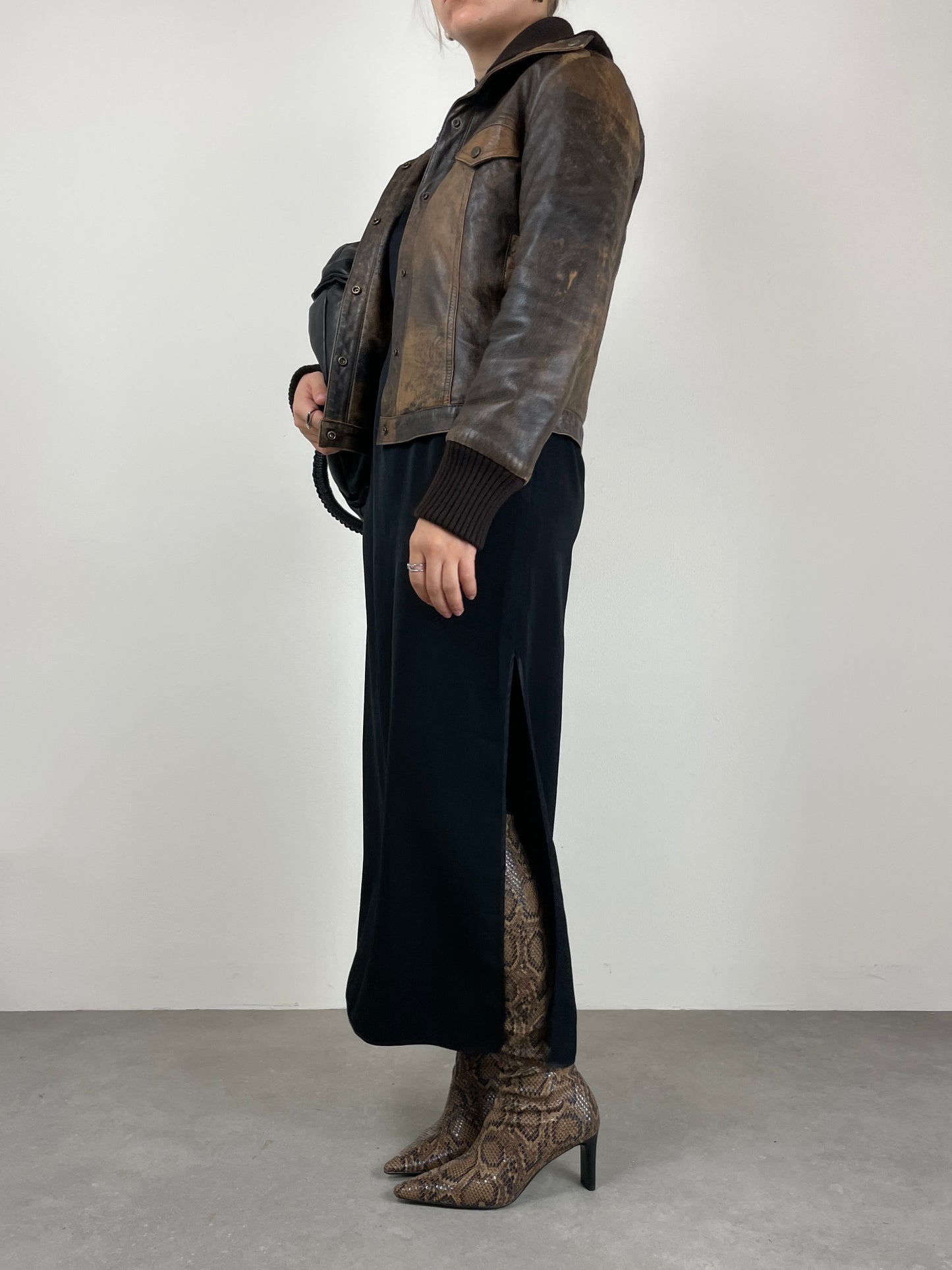 Bomber in vera pelle distressed by Iceberg
