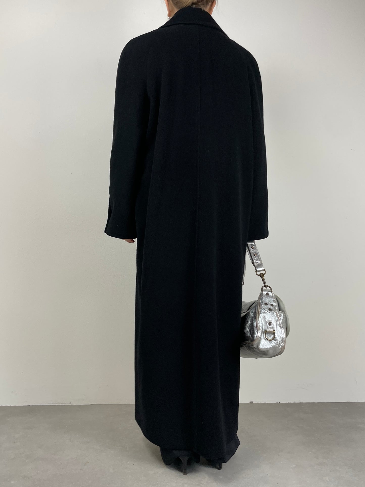 Cappotto vintage lungo in lana nera