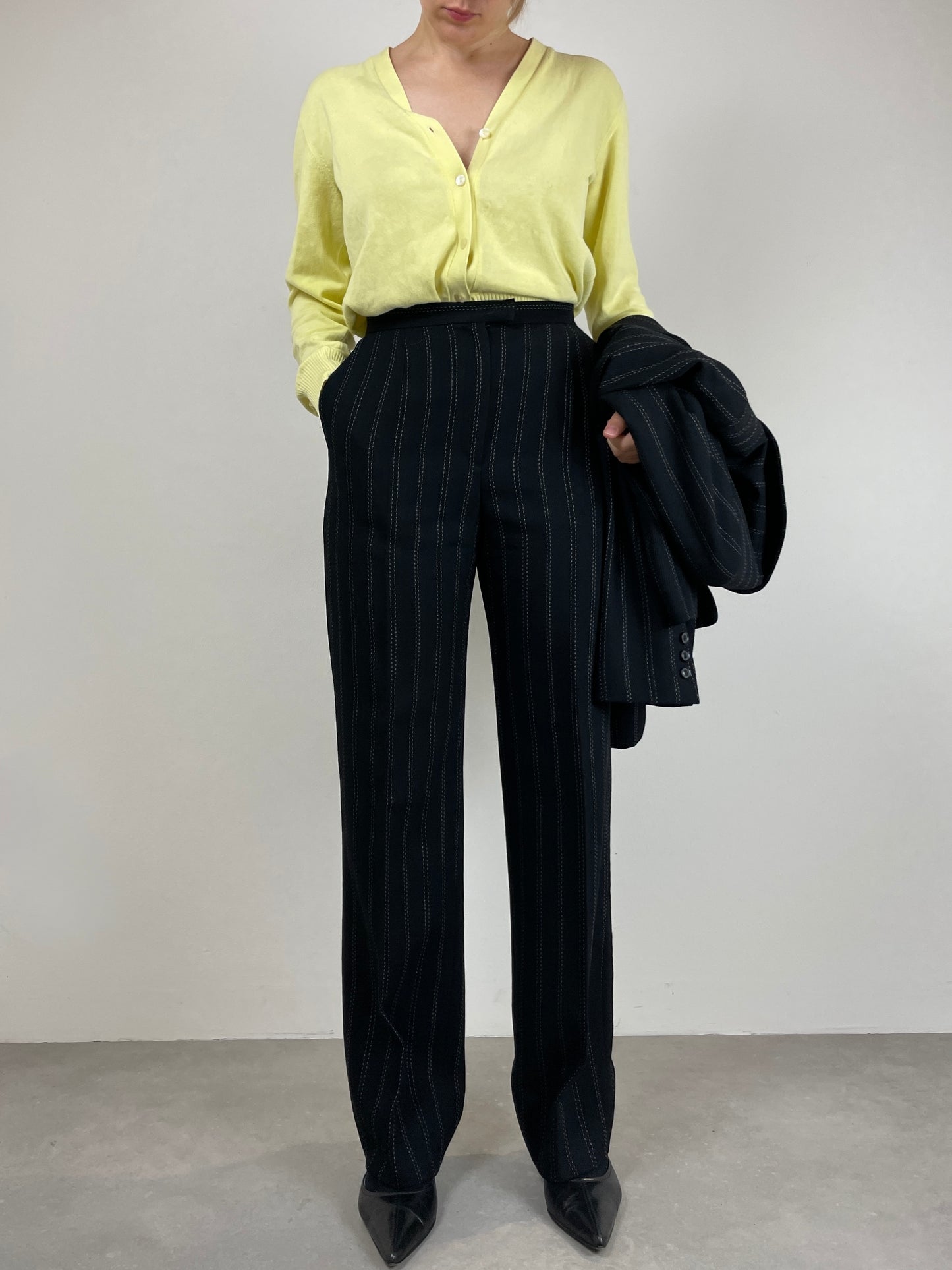 Completo vintage in lana gessata nera