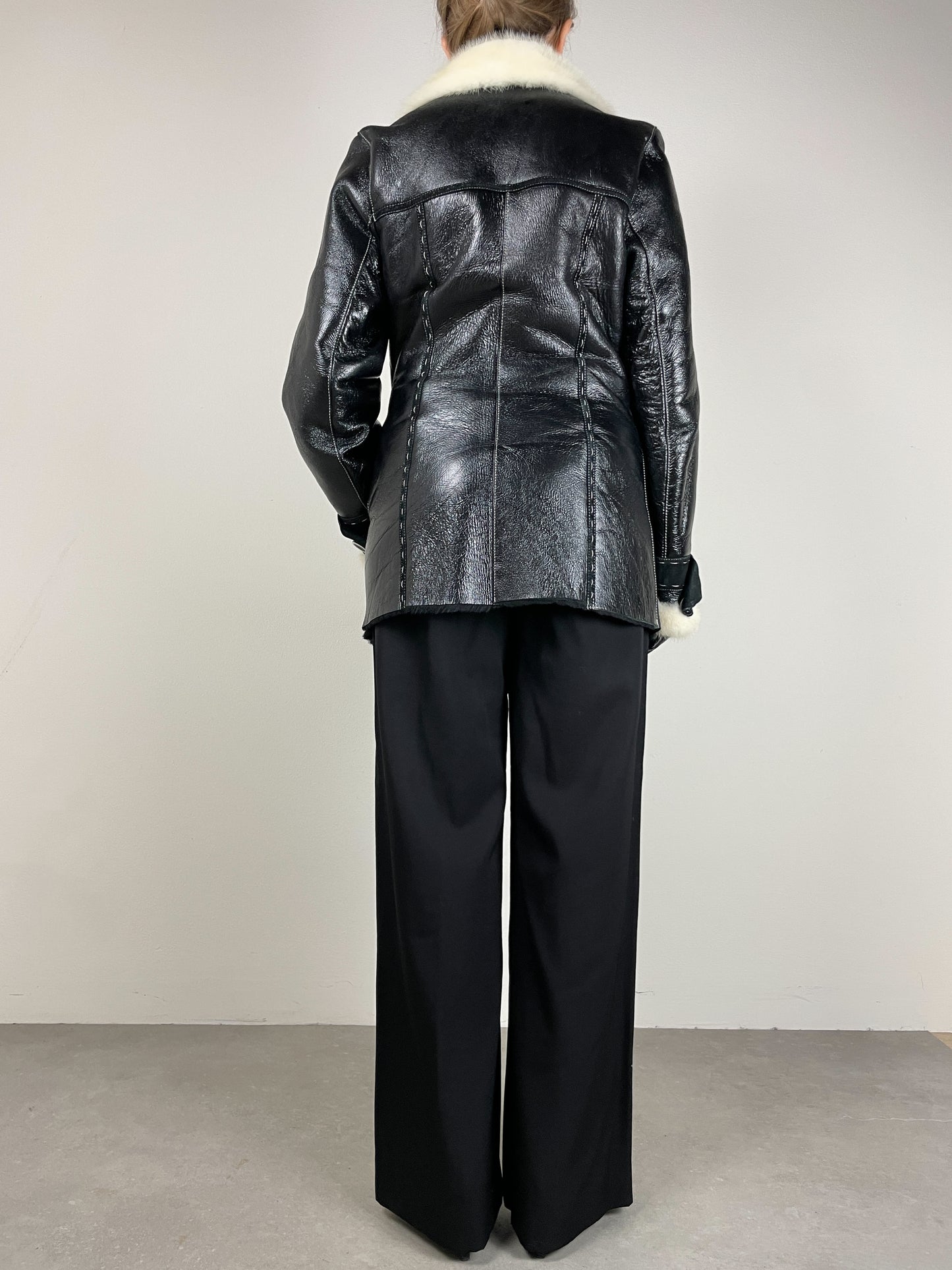 Shearling in pelle verniciata