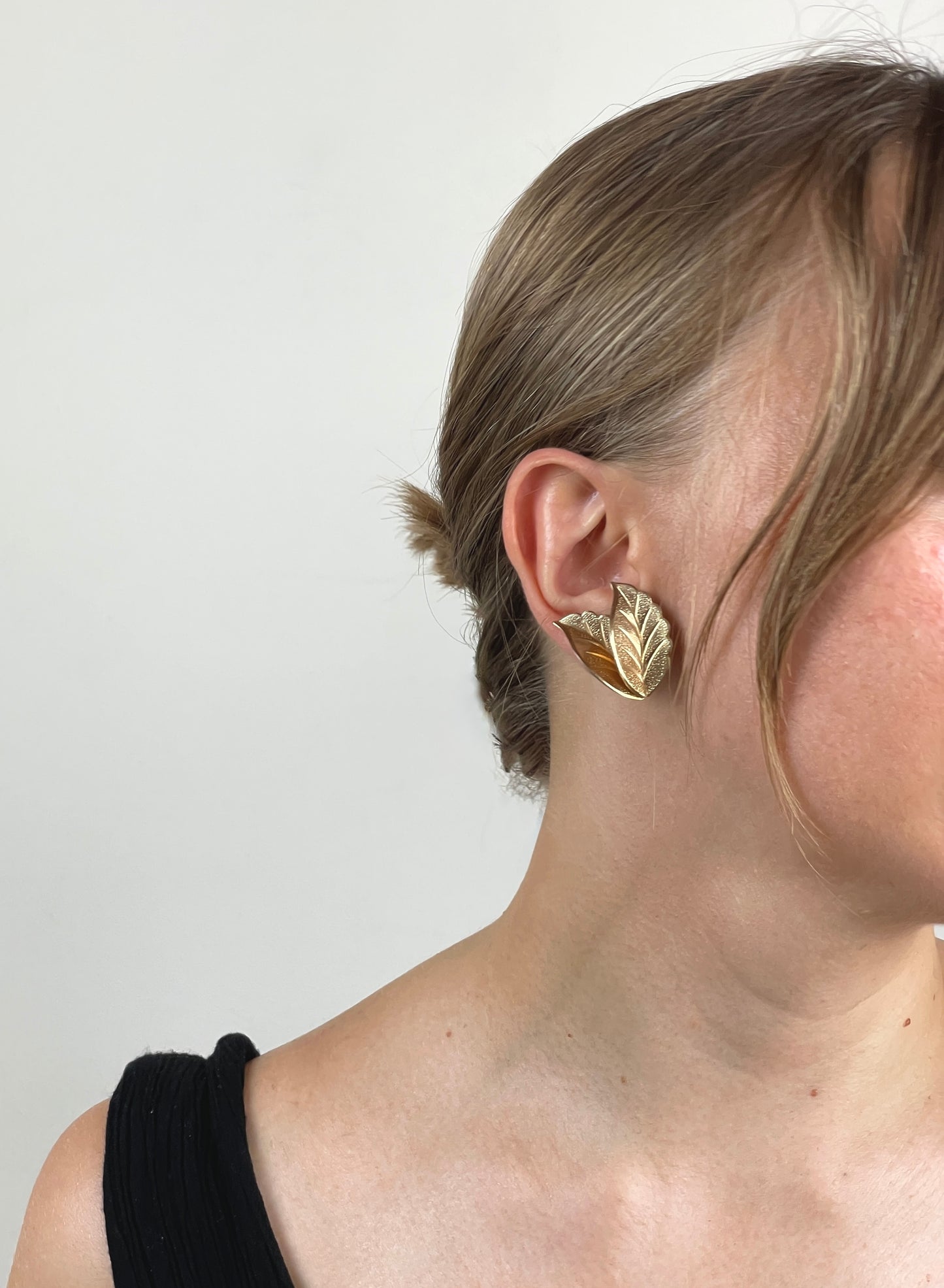 Orecchini vintage con foglie oro