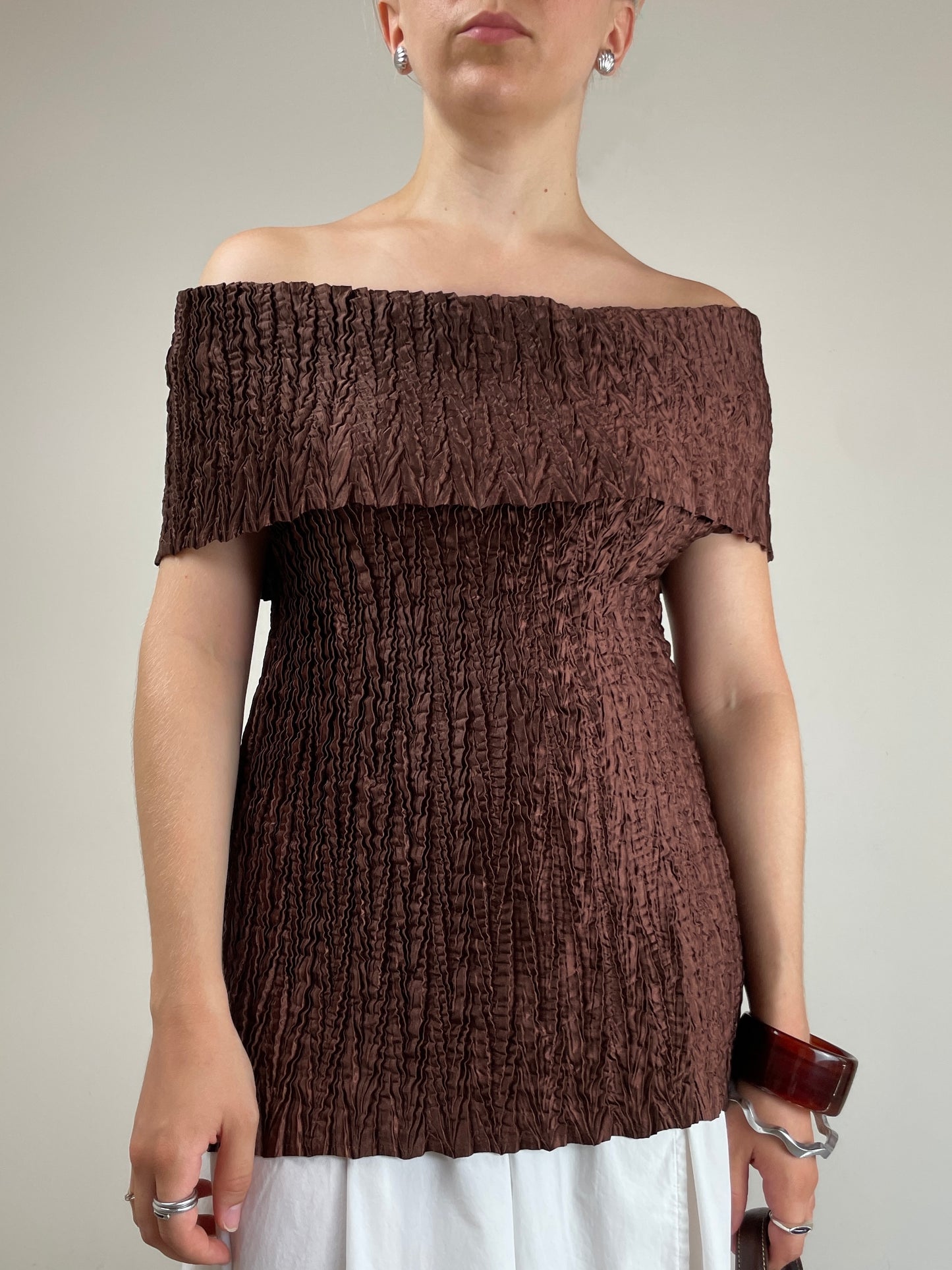 Top vintage marrone effetto crinkle