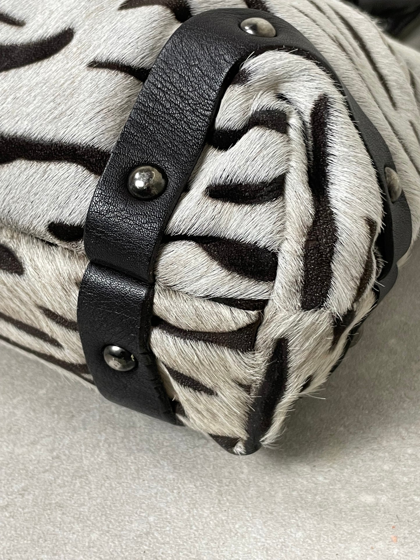 Borsa zebrata in vera pelle cavallino