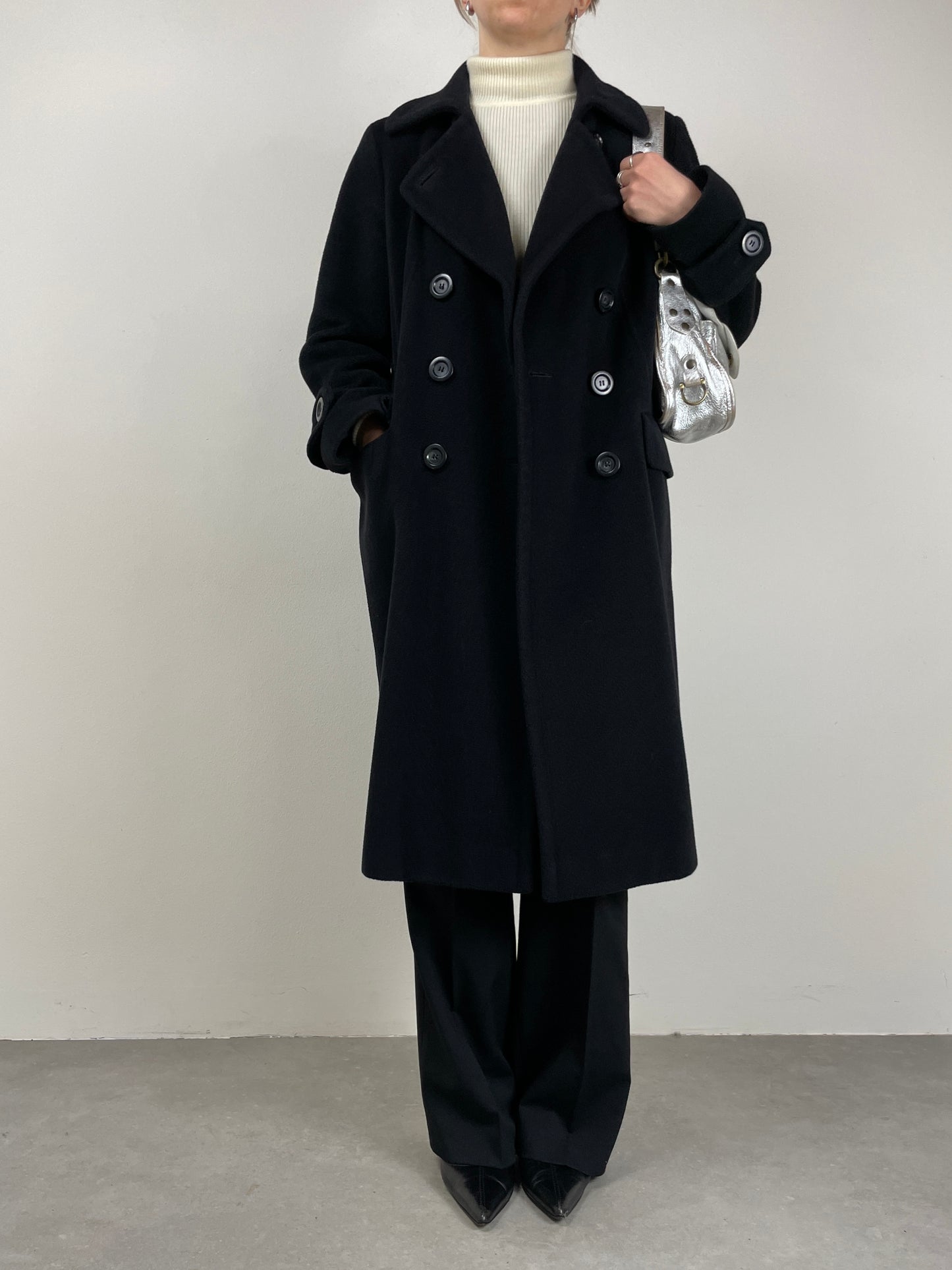Cappotto nero in lana e alpaca
