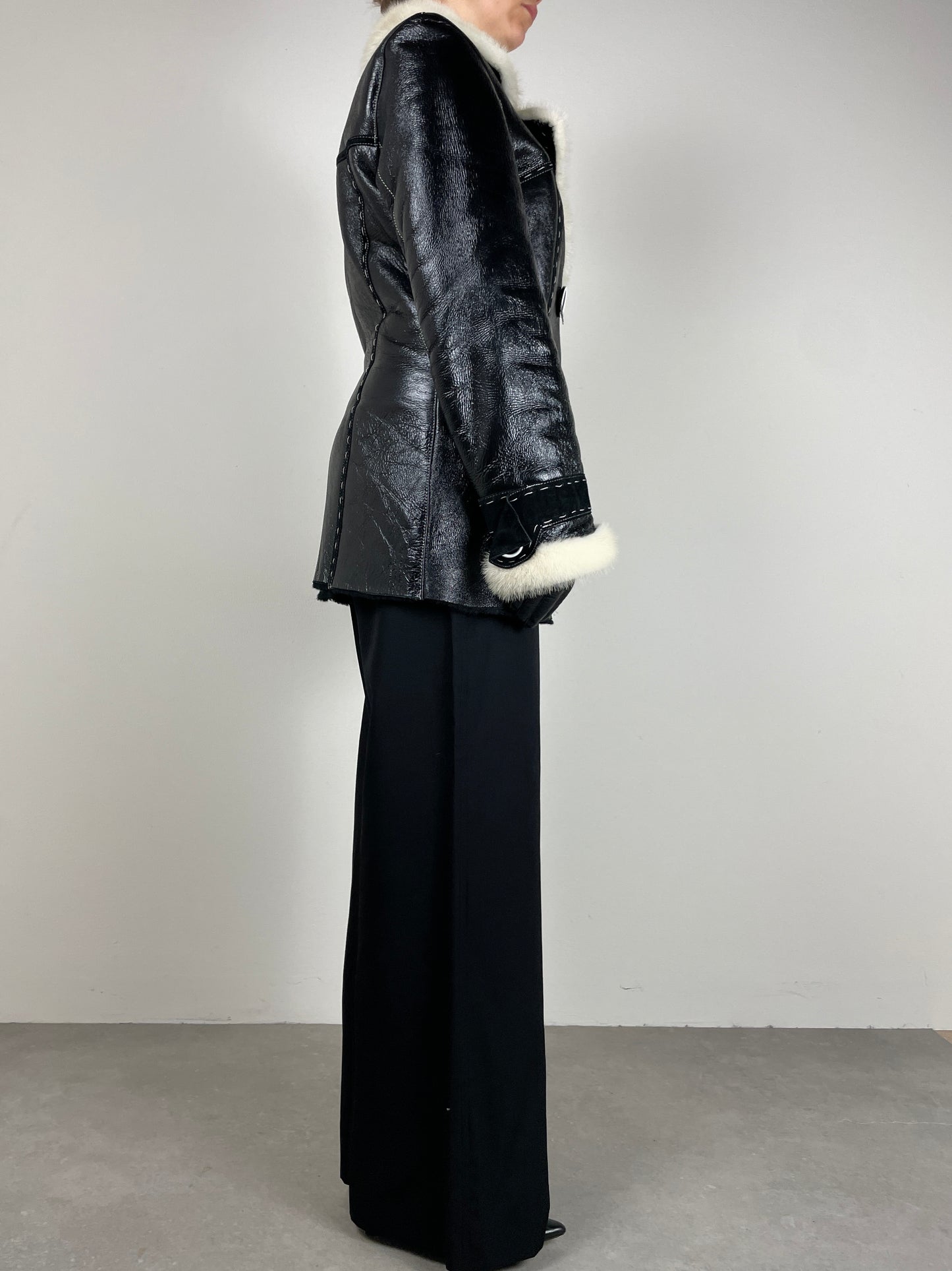 Shearling in pelle verniciata
