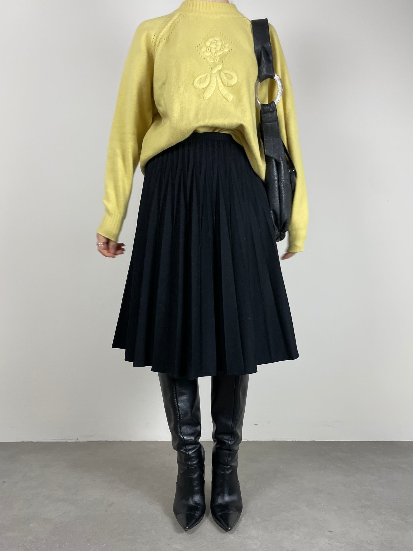 Maglione vintage in misto lana con ricamo