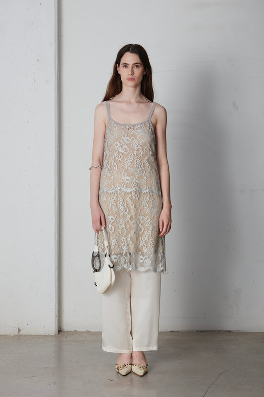 Slip dress in pizzo con sottoveste in seta