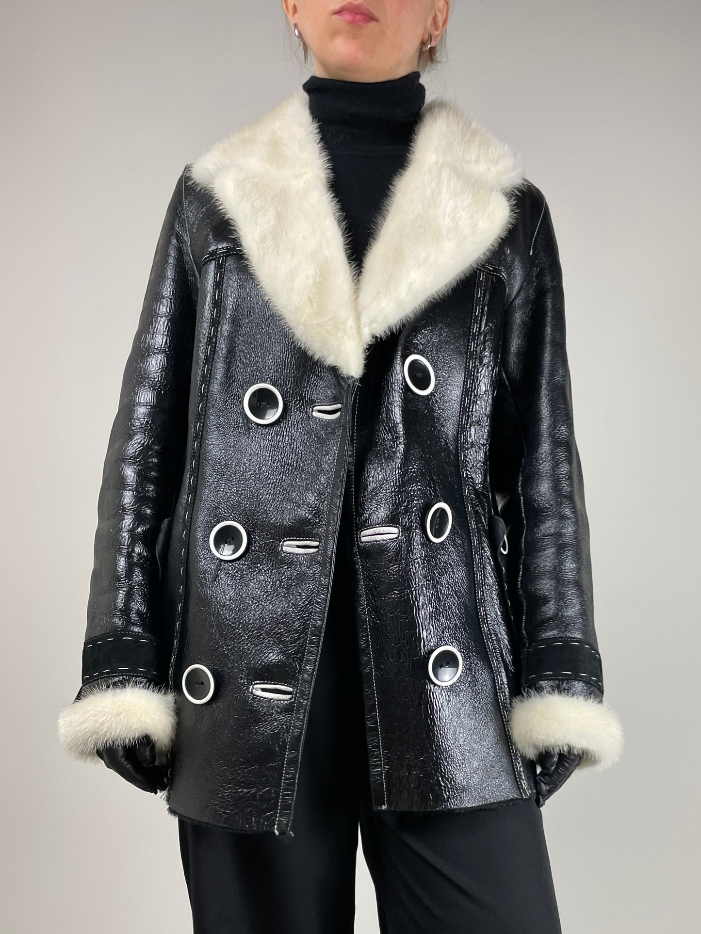 Shearling in pelle verniciata