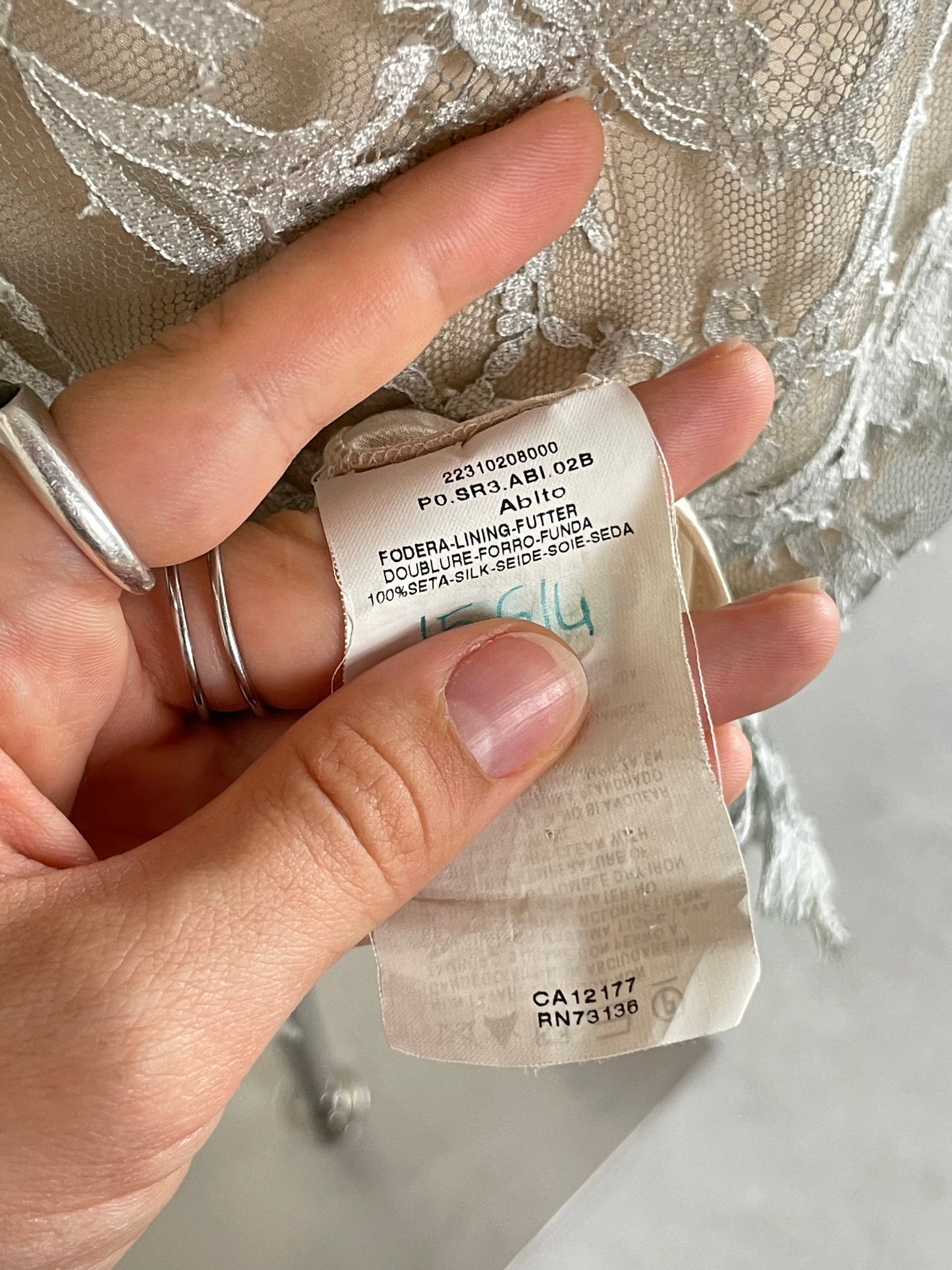 Slip dress in pizzo con sottoveste in seta