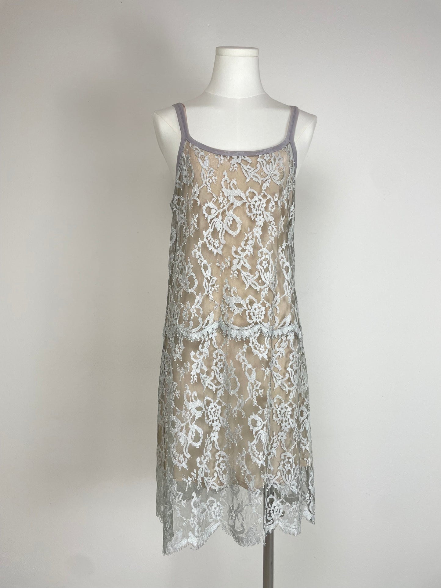 Slip dress in pizzo con sottoveste in seta