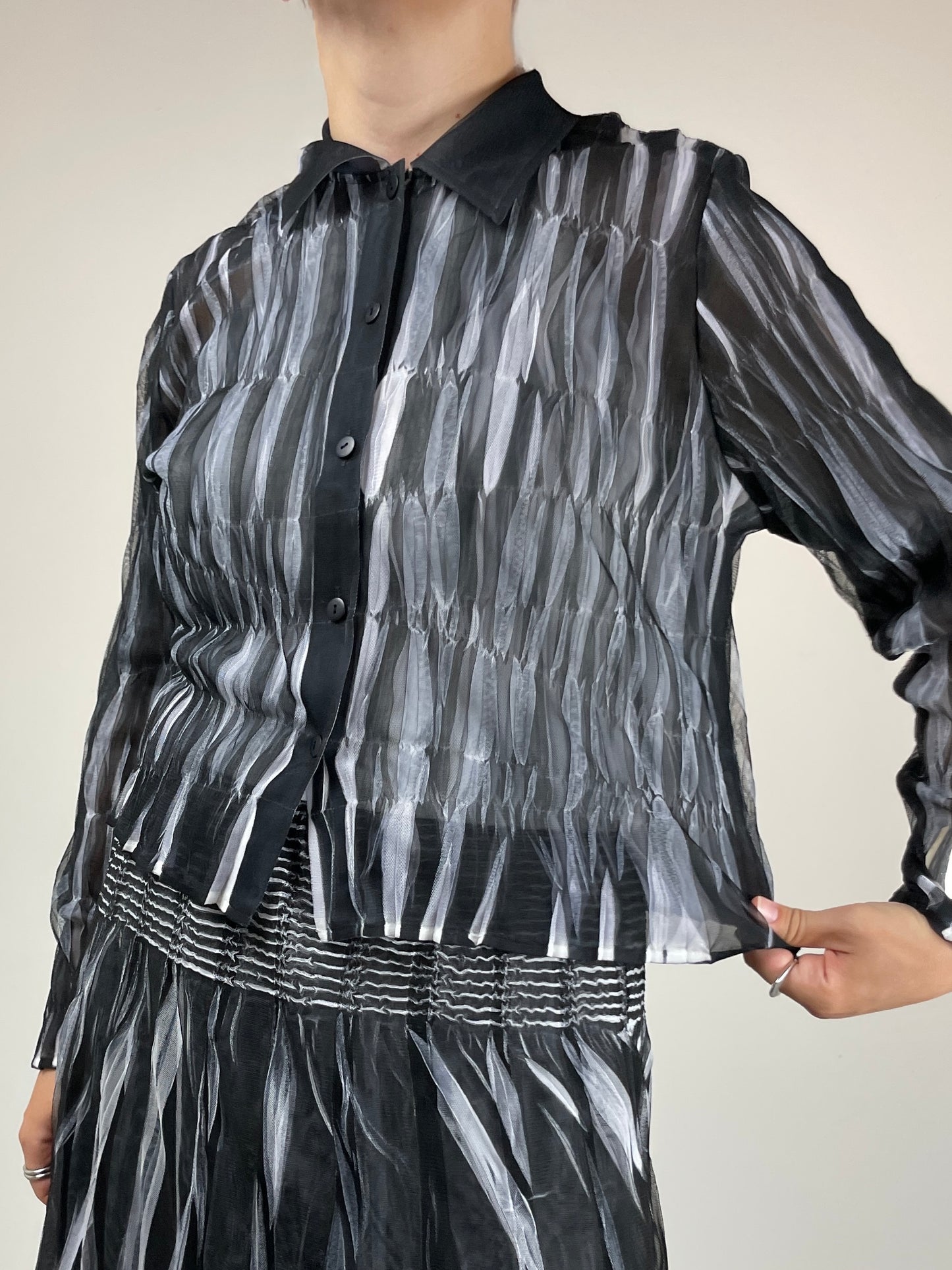 Camicia bicolor in tulle plissettato