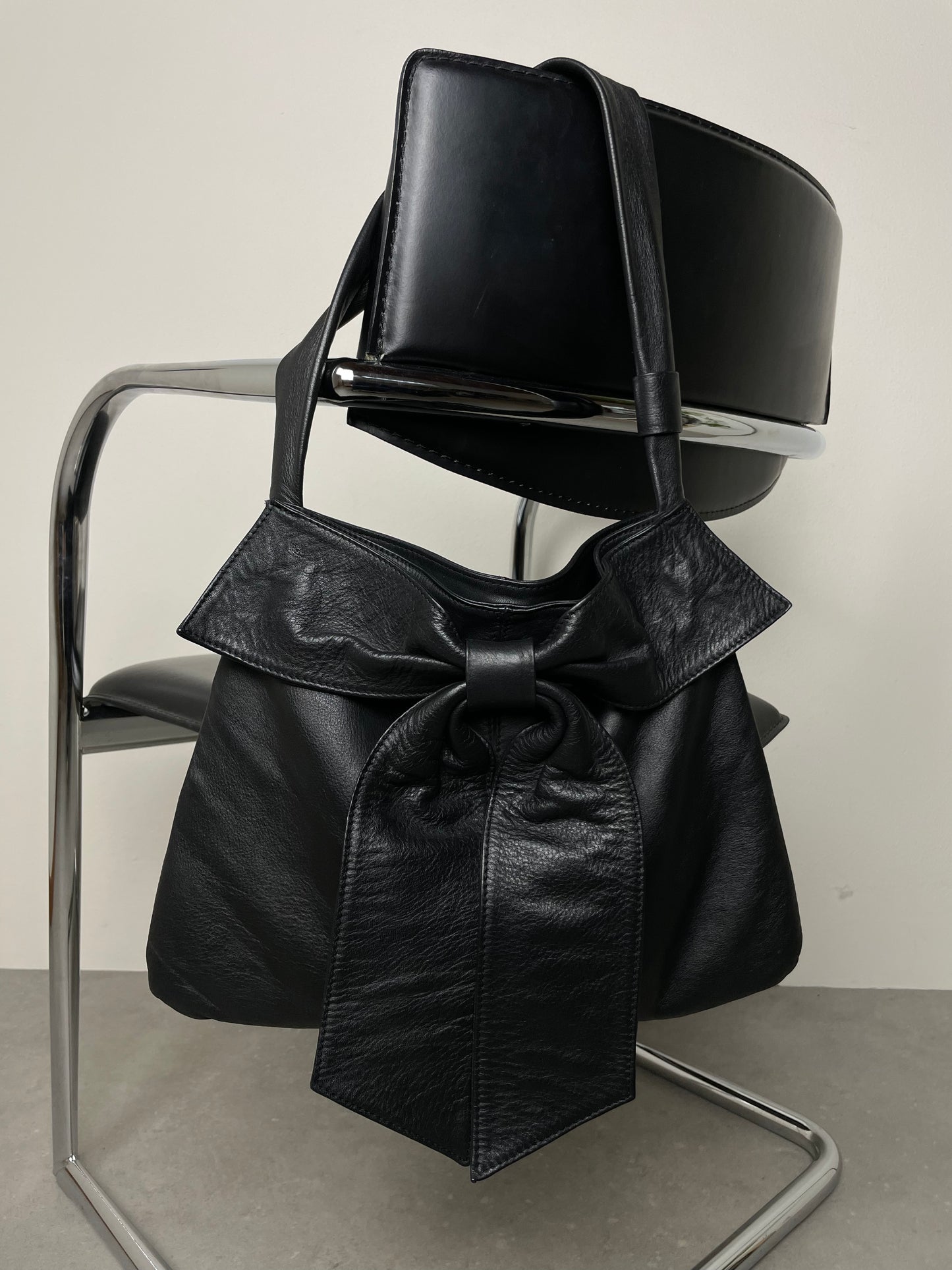 Bow leather bag