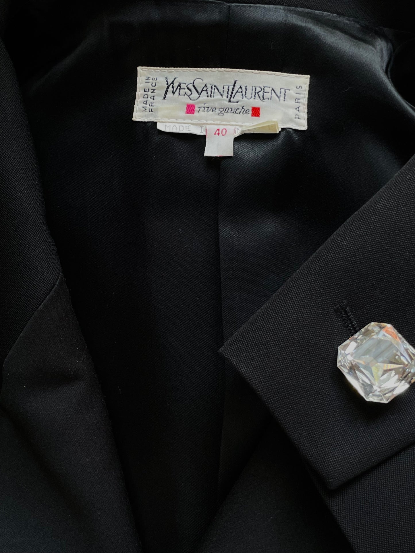 Yves Saint Laurent Blazer smoking con bottoni gioiello