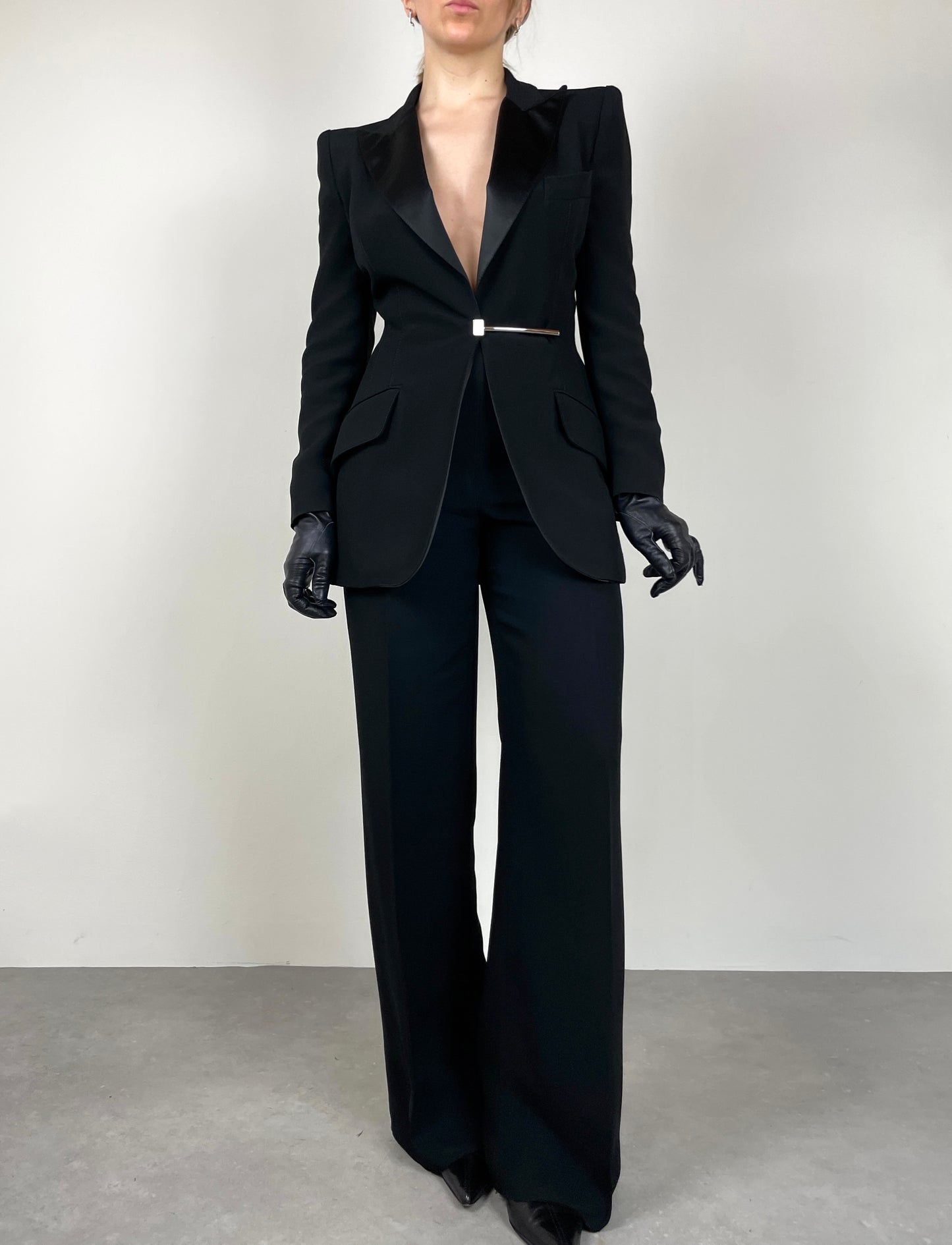 Minimal black suit