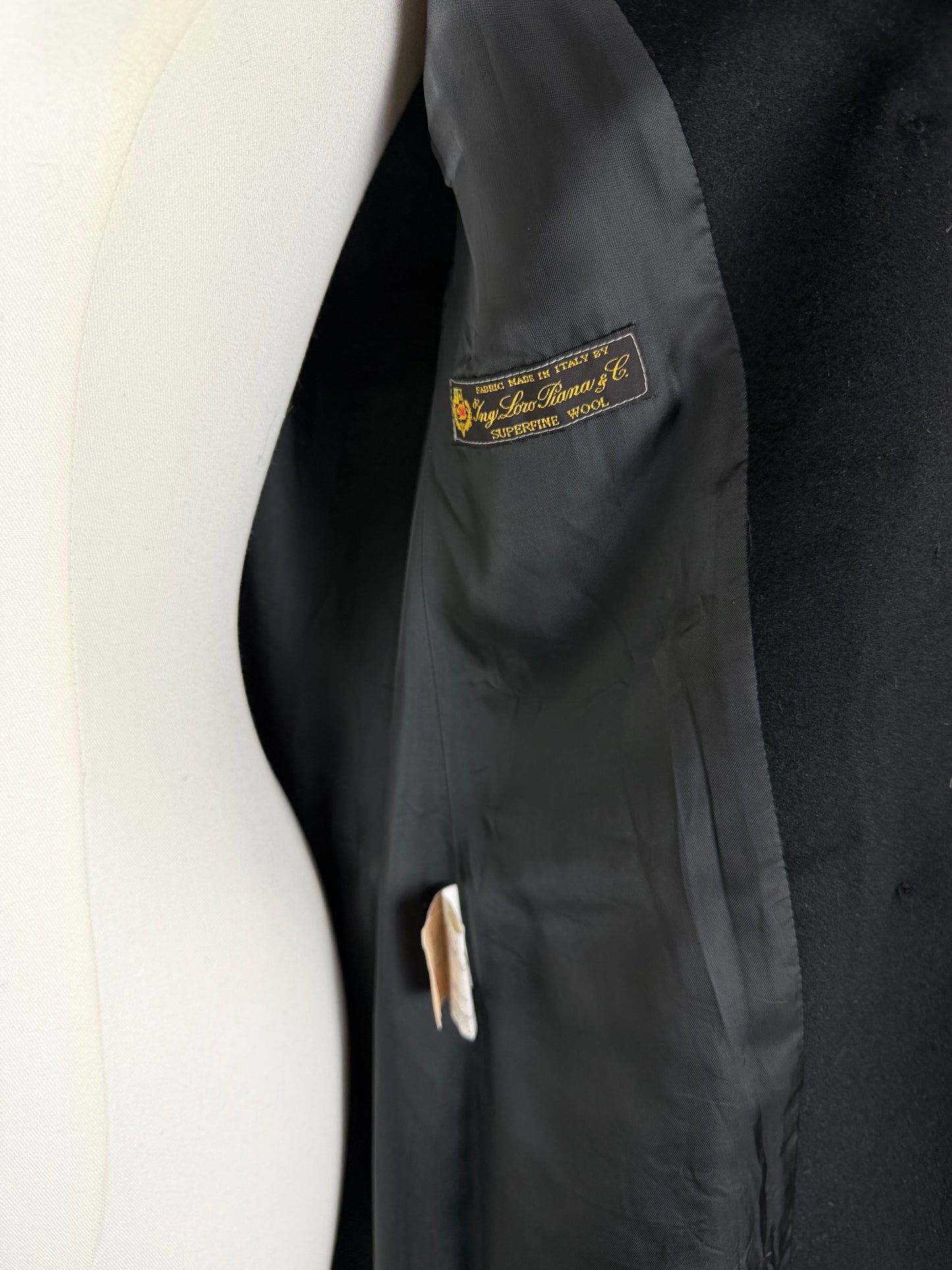 Cinzia Rocca cappotto nero in pura lana vergine Loro Piana