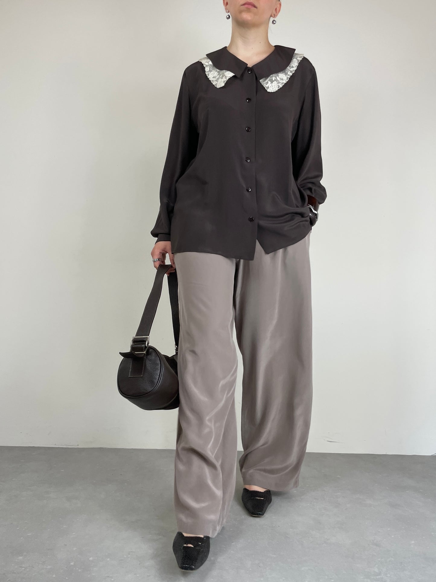 Camicia in pura seta con colletto in pizzo
