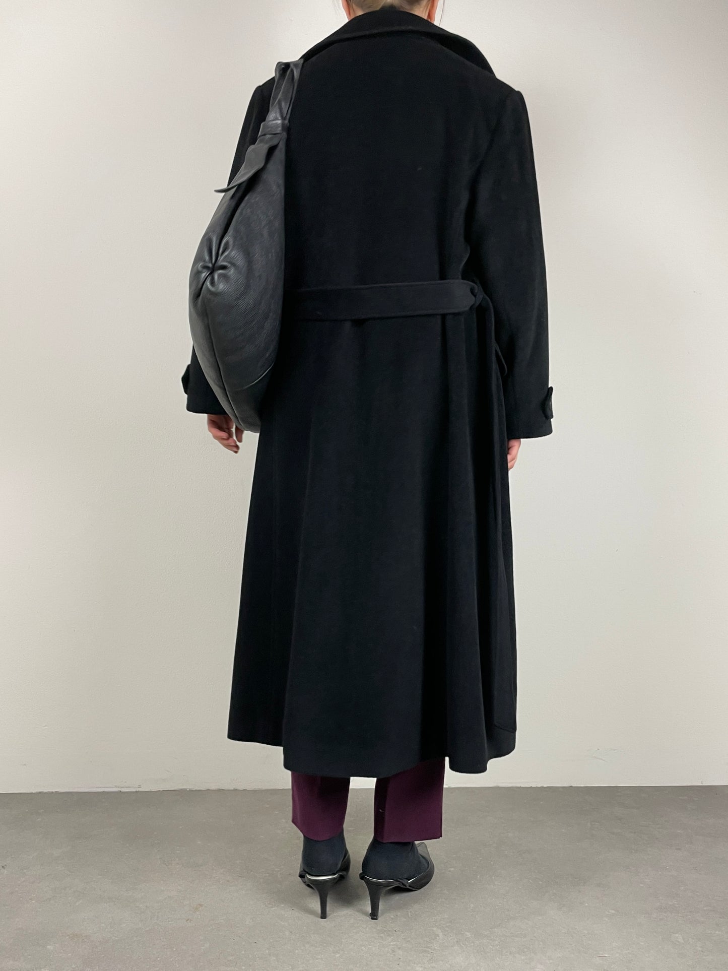 Cappotto nero in angora e lana