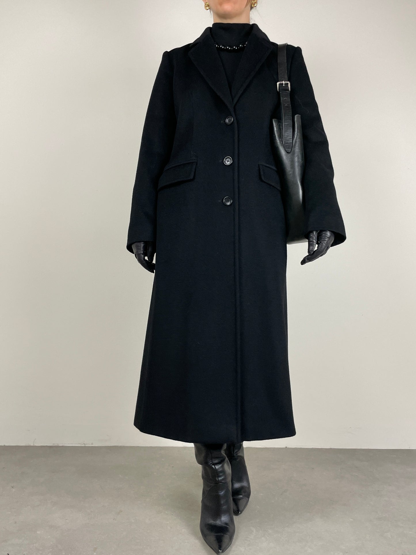 Cappotto nero in lana, angora e cashmere