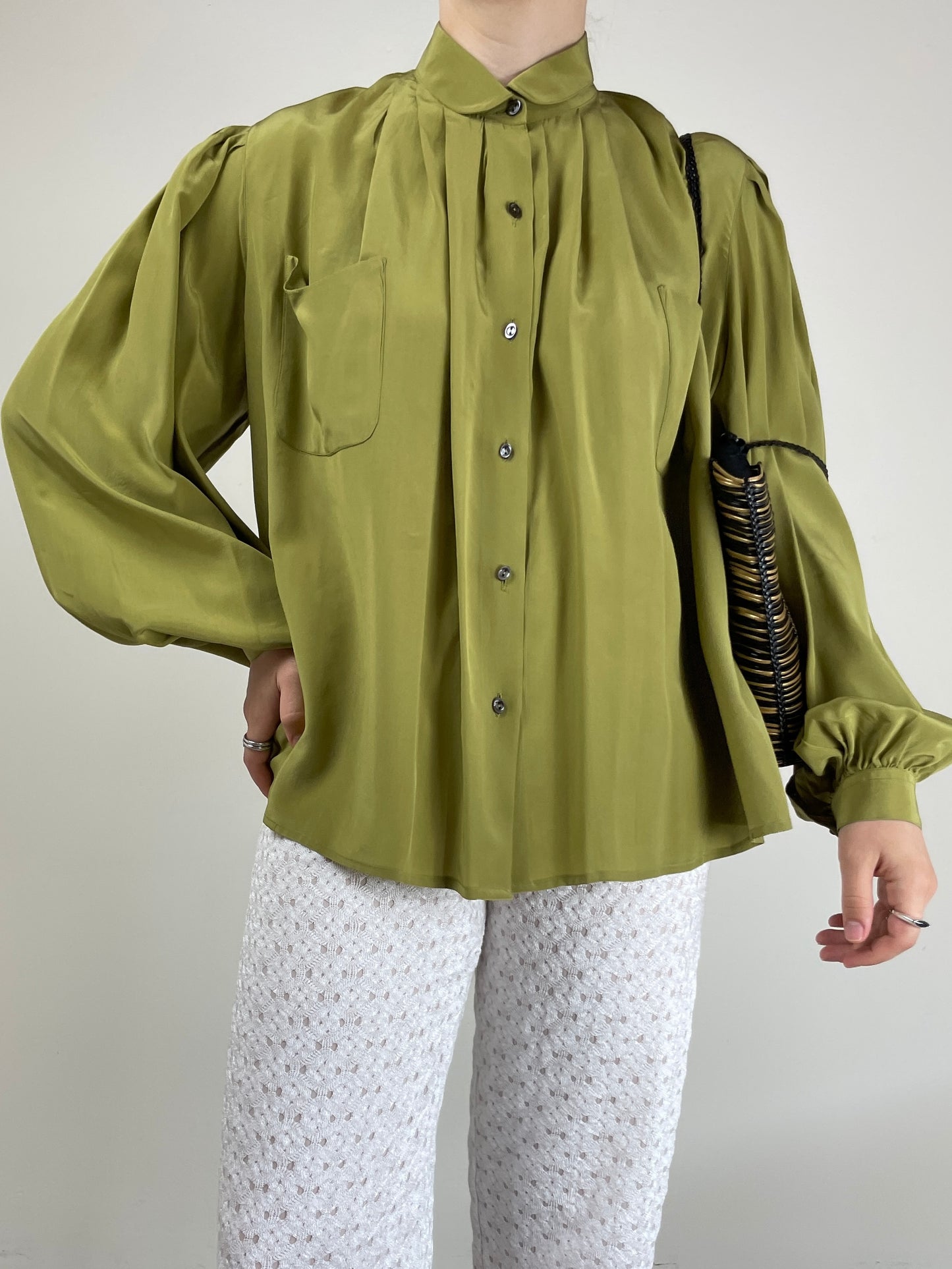 Camicia in pura seta verde oliva