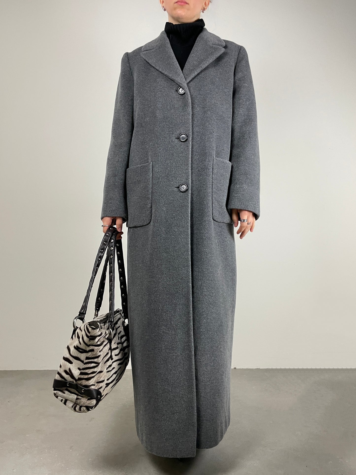 Cappotto lungo grigio in lana, angora mohair e cashmere