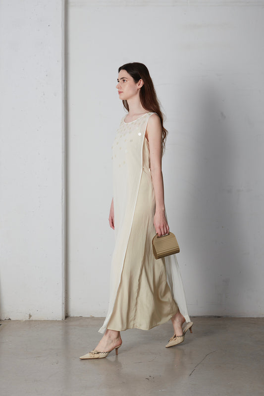 Abito vintage in garza di cotone ricamata su sottoveste in seta