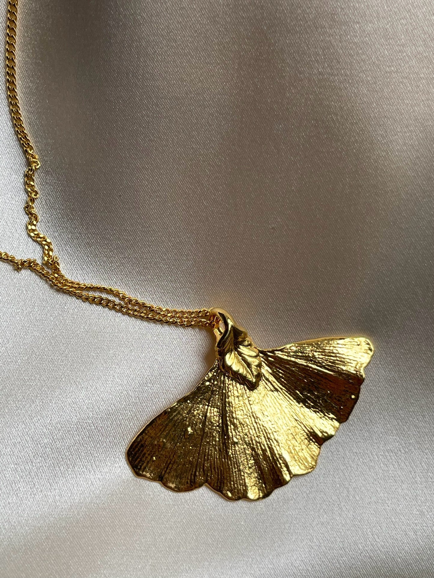 Ginkgo Baloba leaf gold necklace