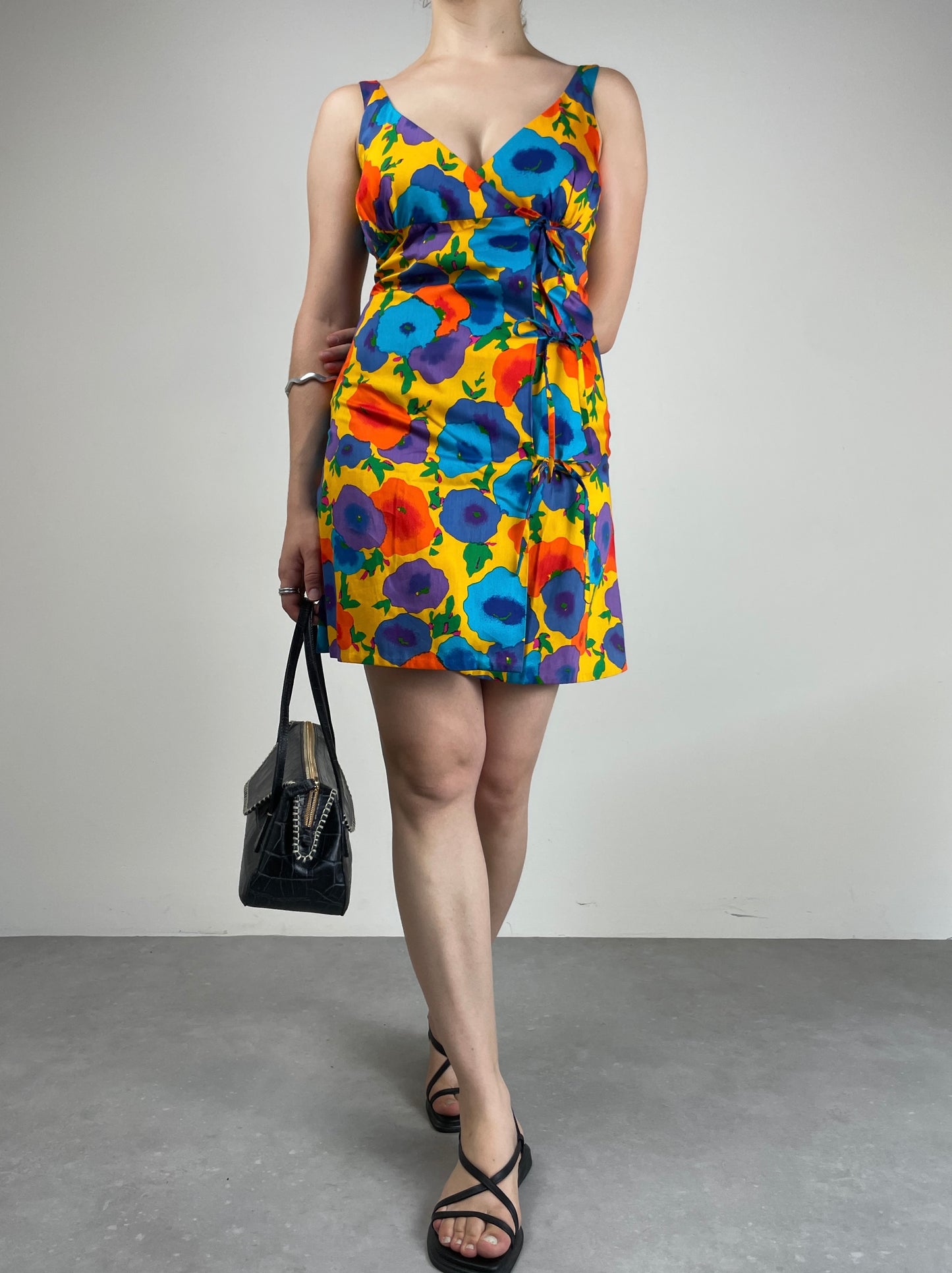 Abitino vintage anni ‘70 in cotone floreale con fiocchi
