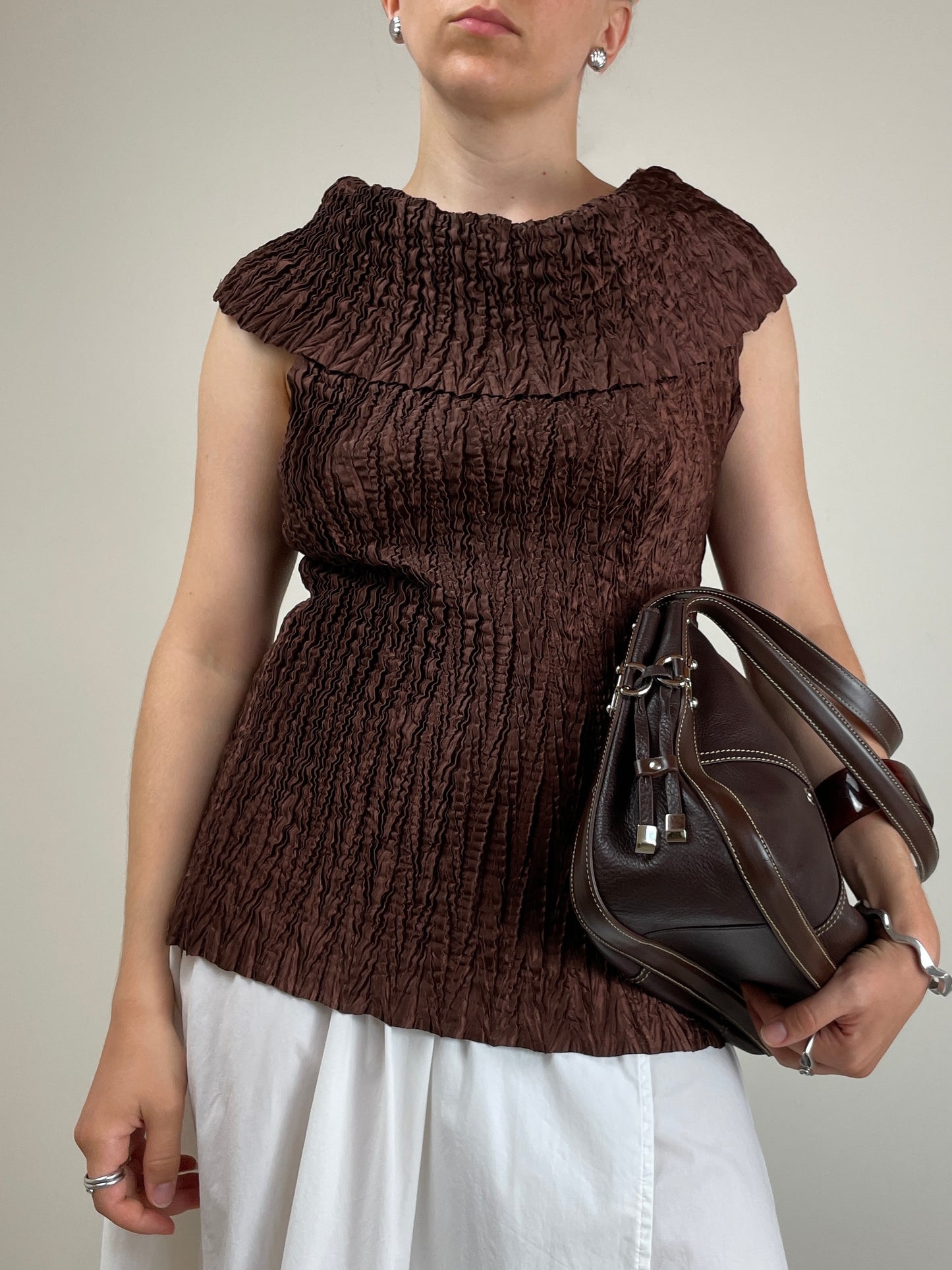 Top vintage marrone effetto crinkle
