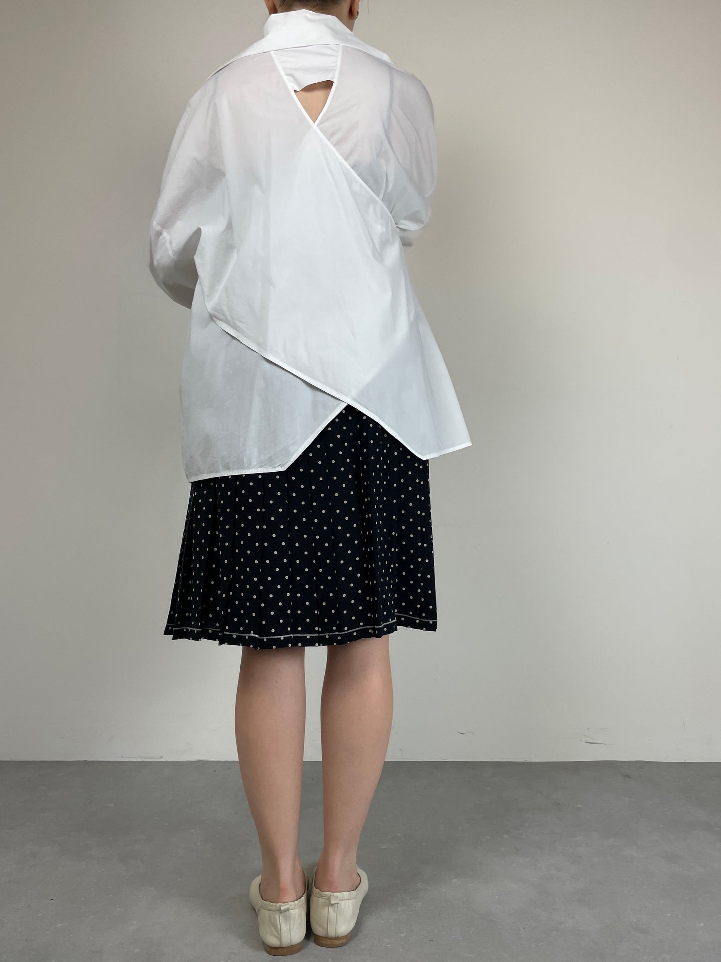 Camicia in cotone con incrocio sul retro