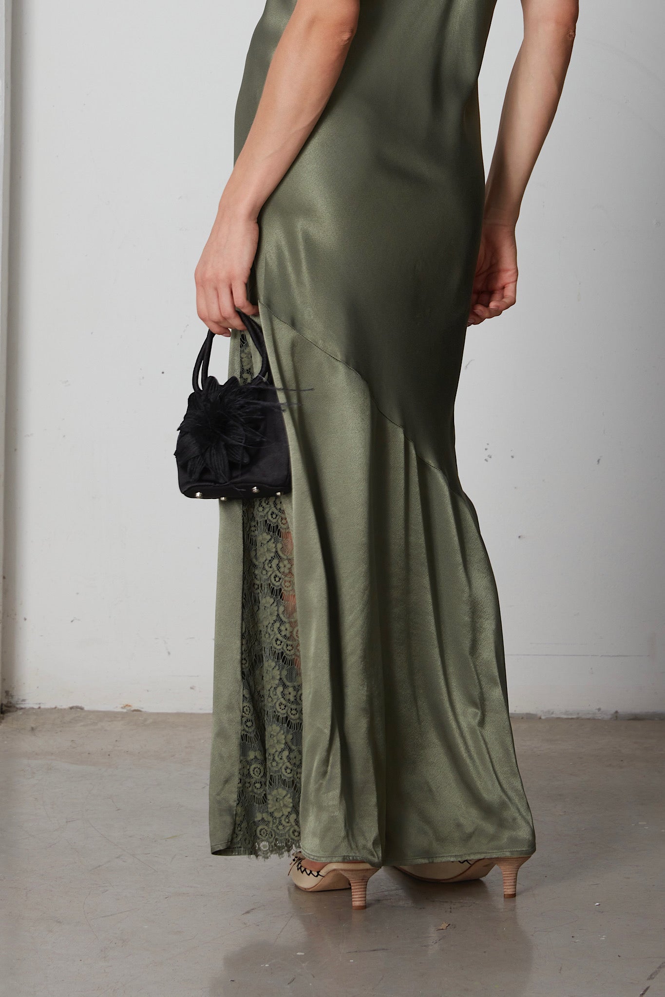 Borsetta vintage in raso con fiore
