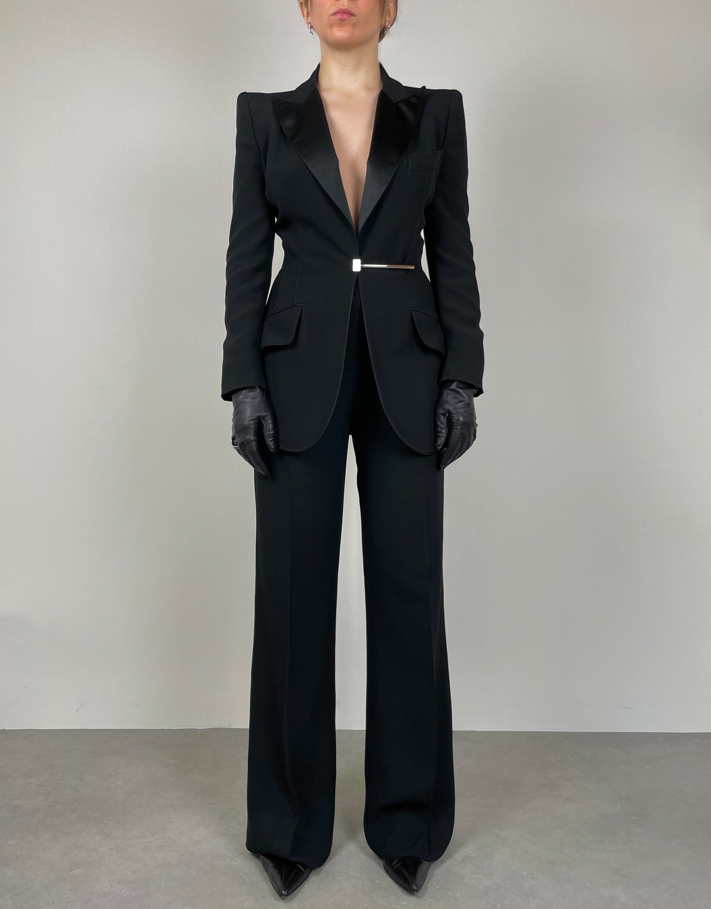 Minimal black suit