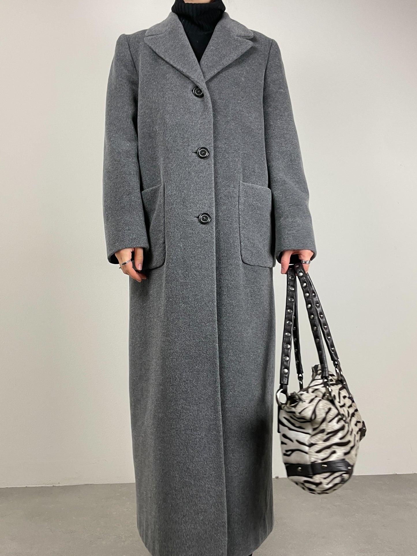 Cappotto lungo grigio in lana, angora mohair e cashmere