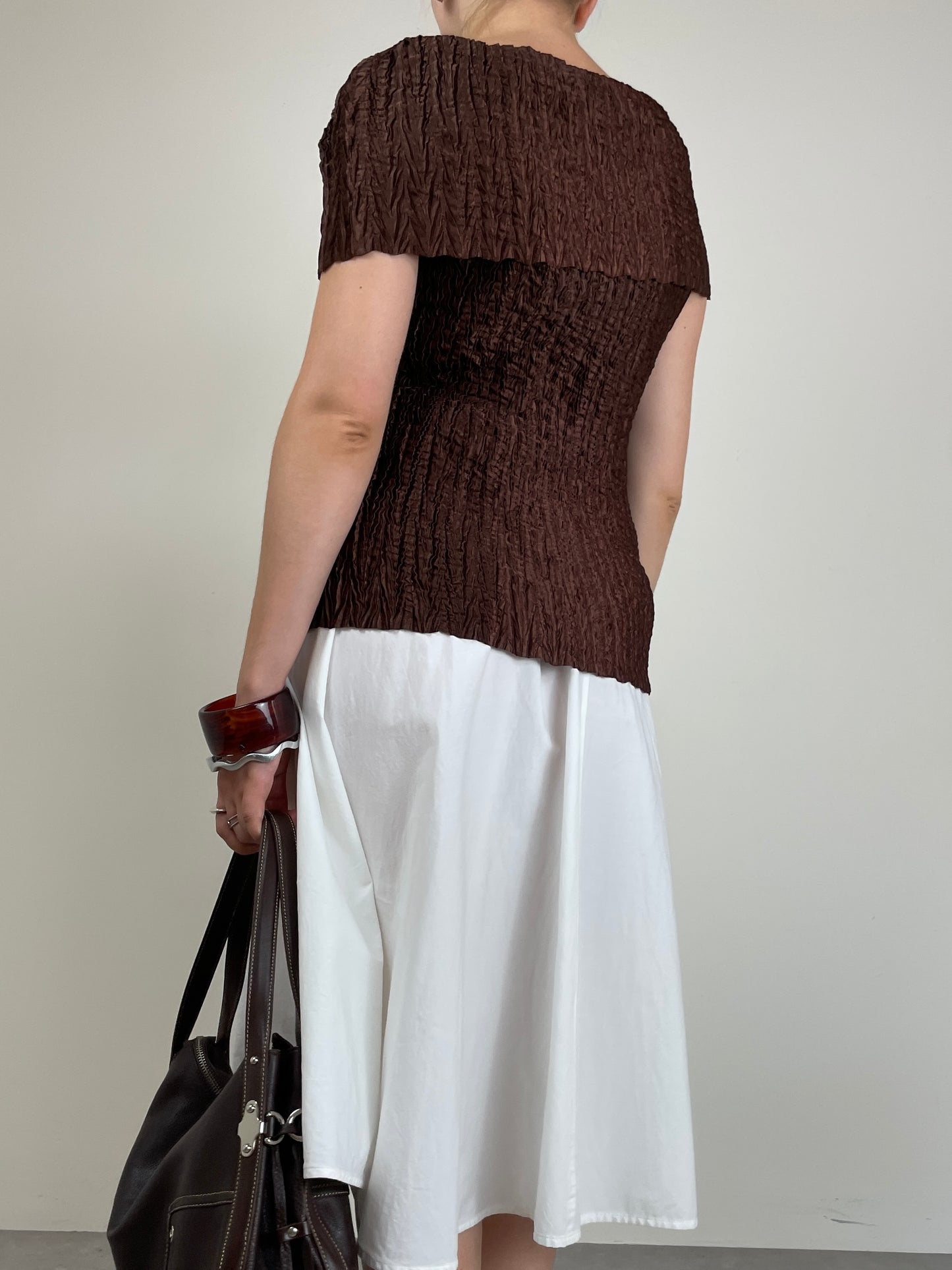 Top vintage marrone effetto crinkle