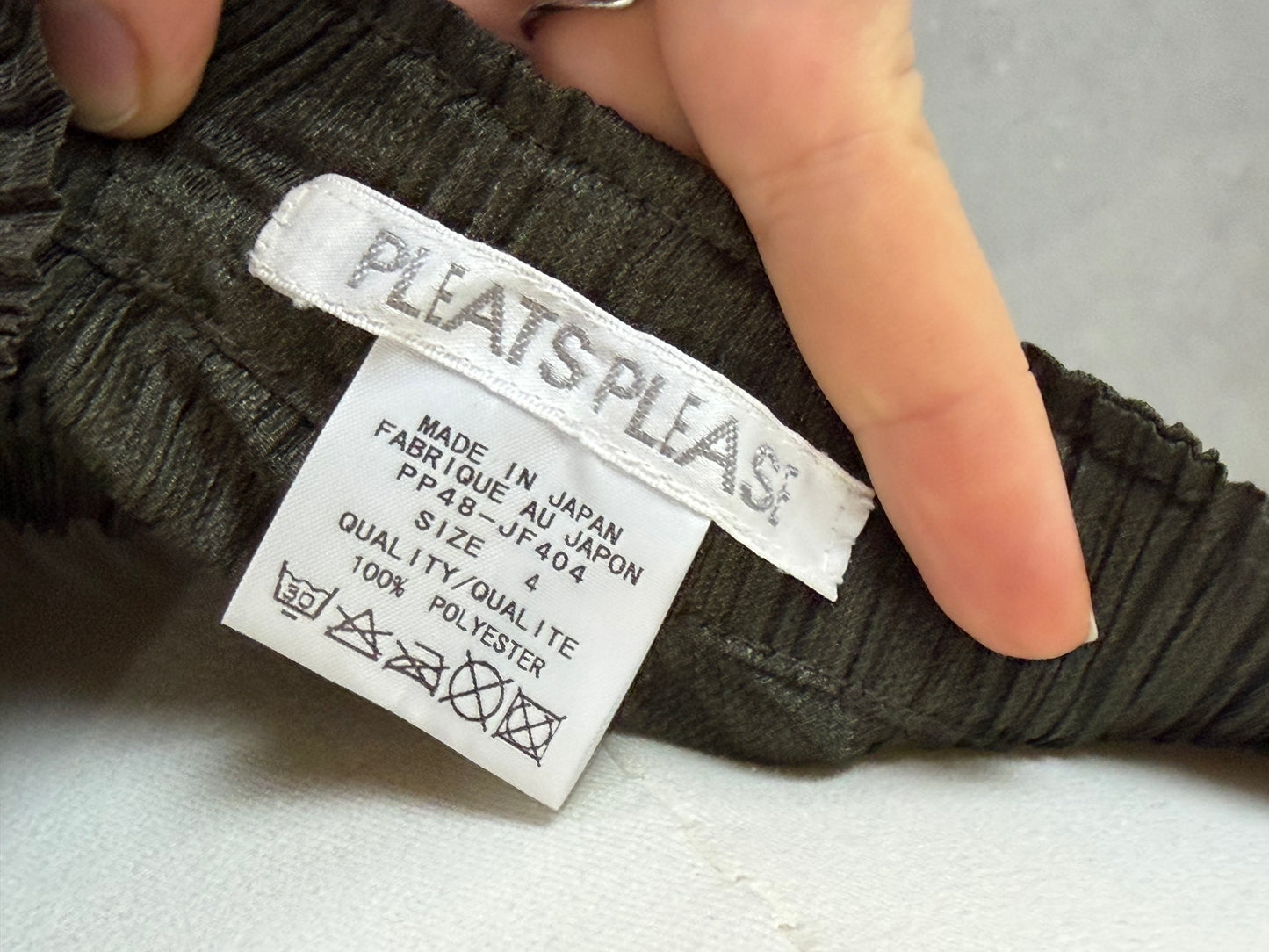 Pleats Please Issey Miyake pantaloni