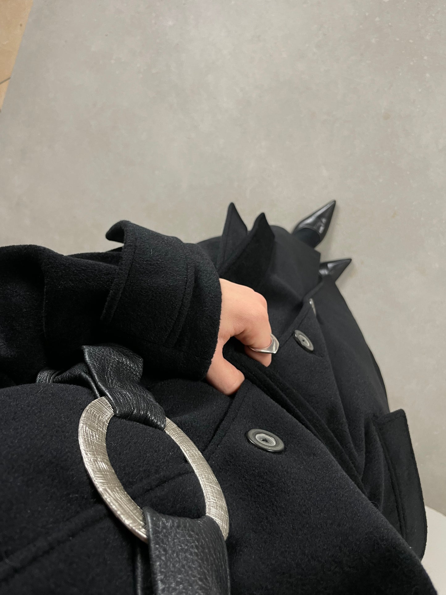 Cappotto nero in angora e lana
