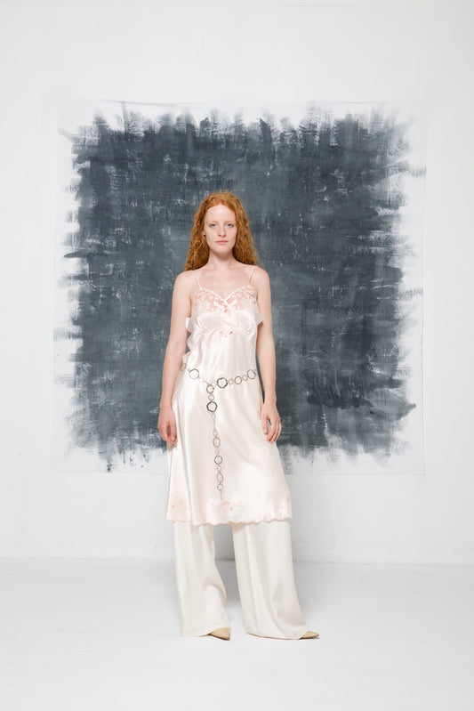 Slip dress in pura seta con ricami fatti a mano